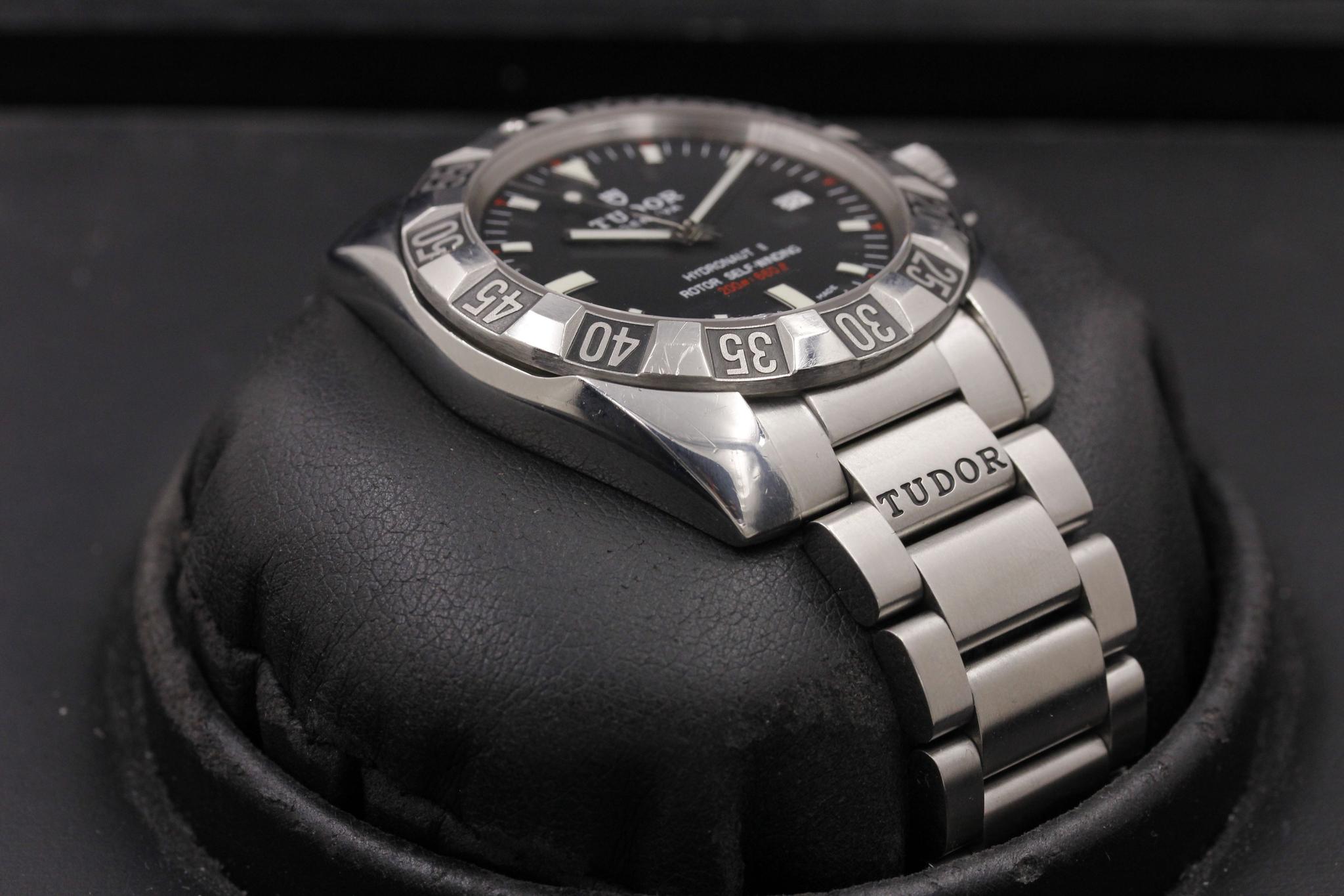 Watch Image 6