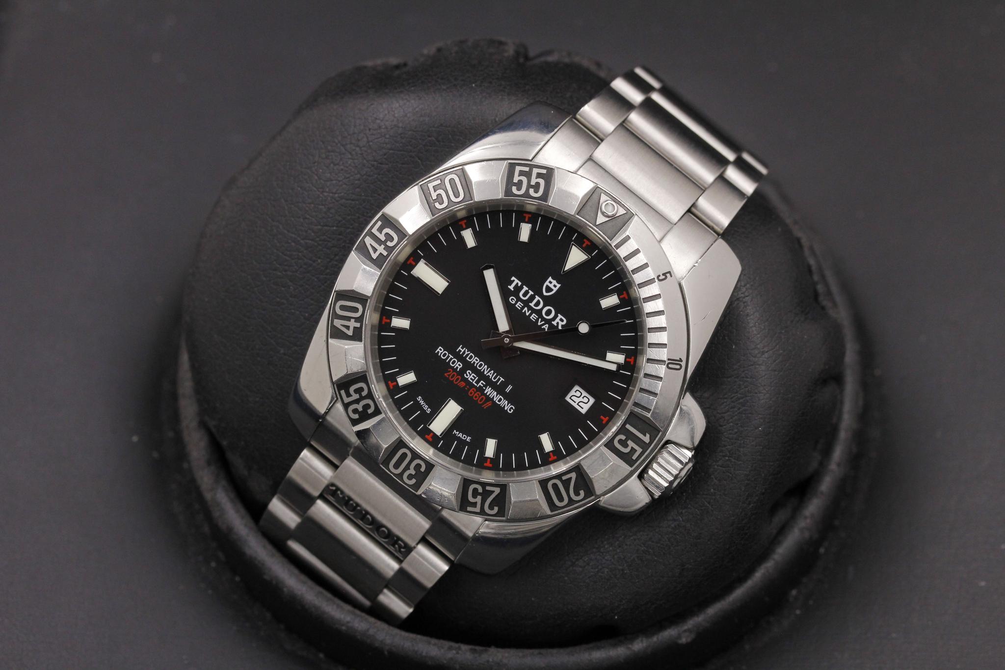 Watch Image 11