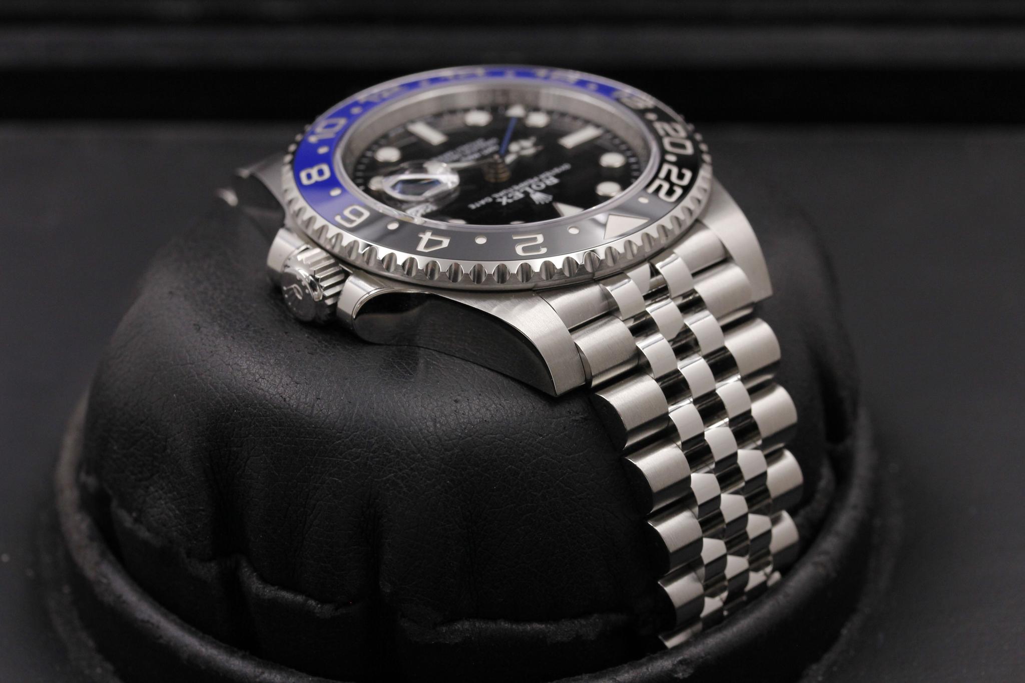 Watch Image 4