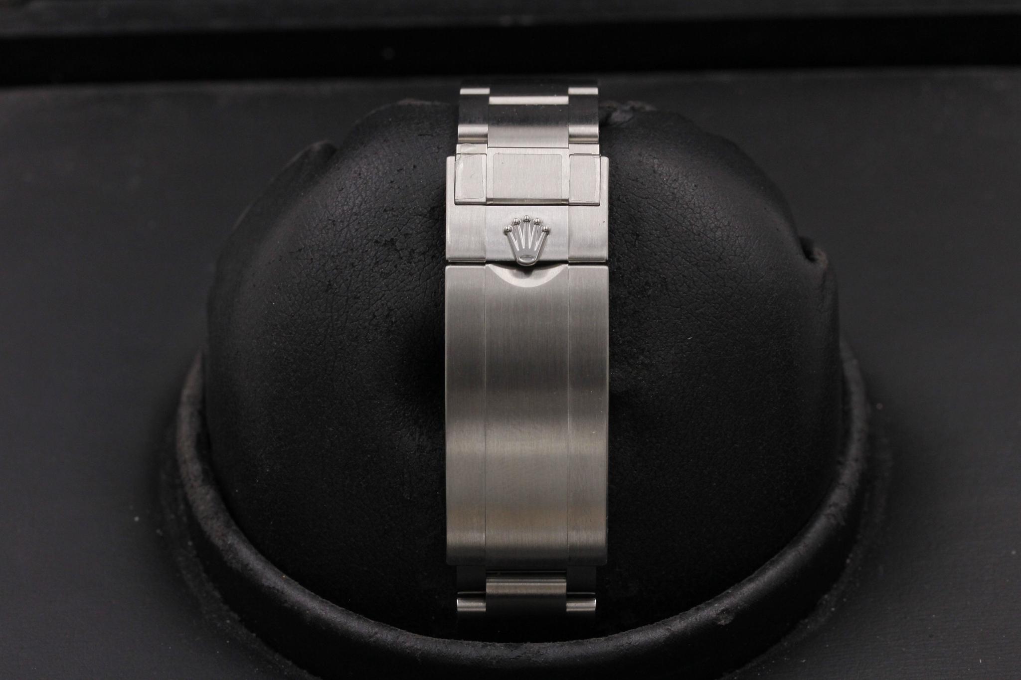 Watch Image 8