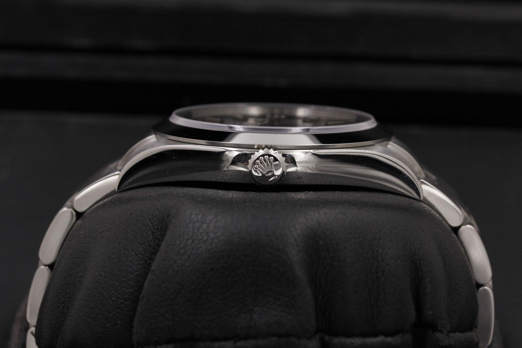 Watch Image 3