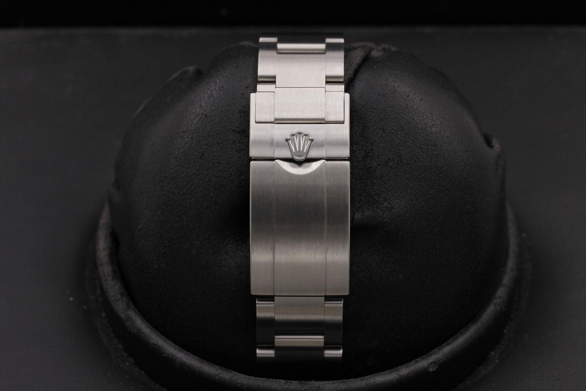 Watch Image 8
