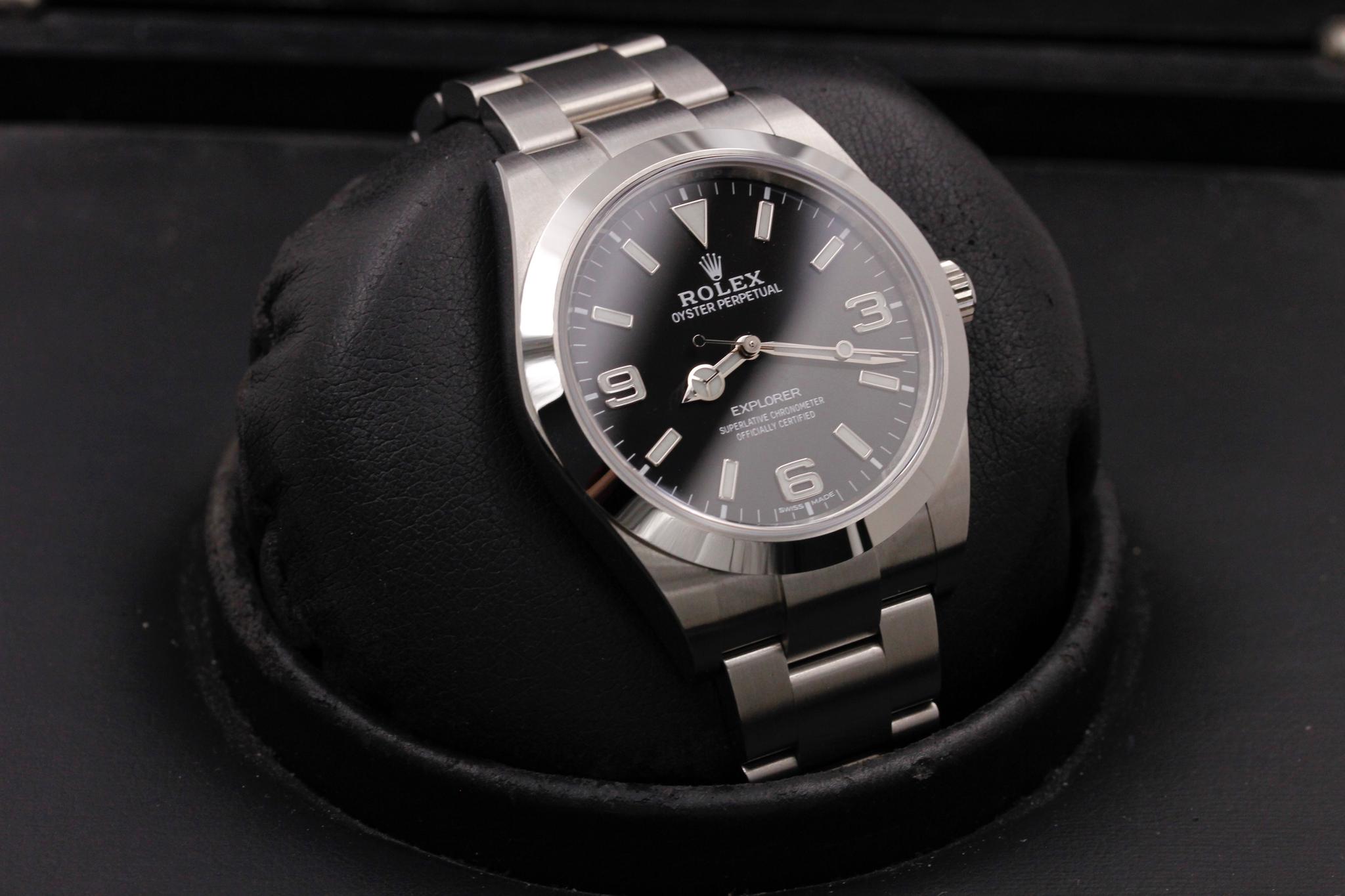 Watch Image 10