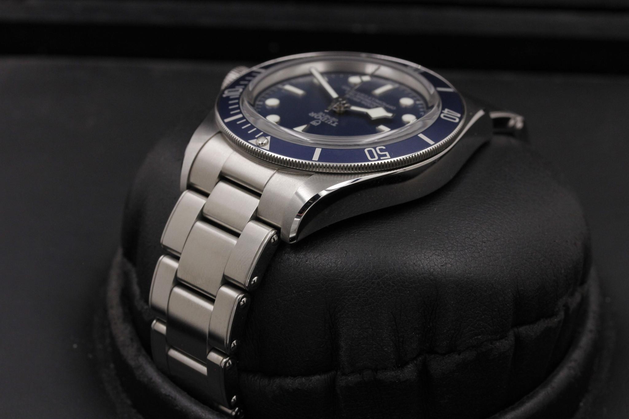 Watch Image 5