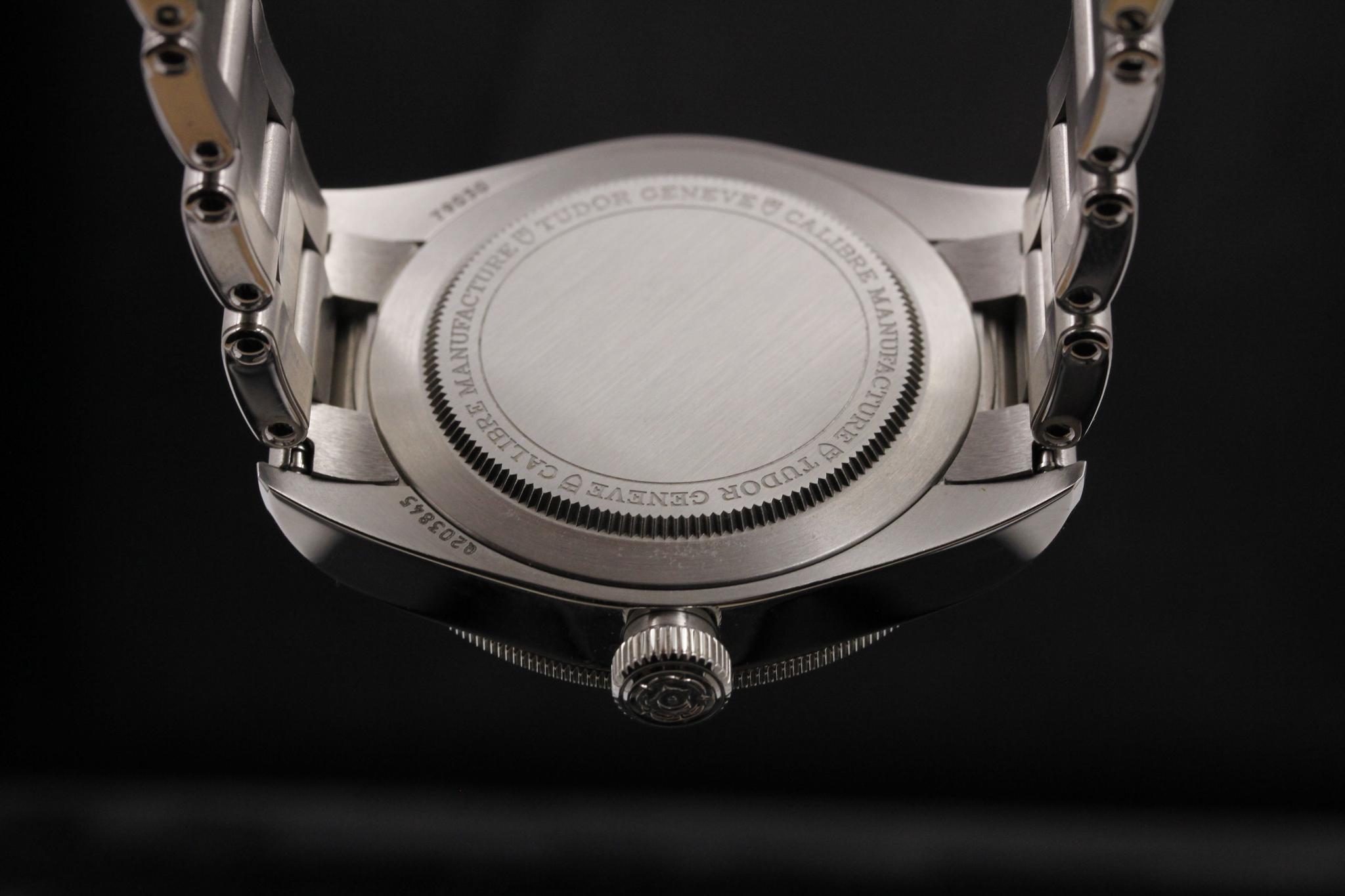 Watch Image 7