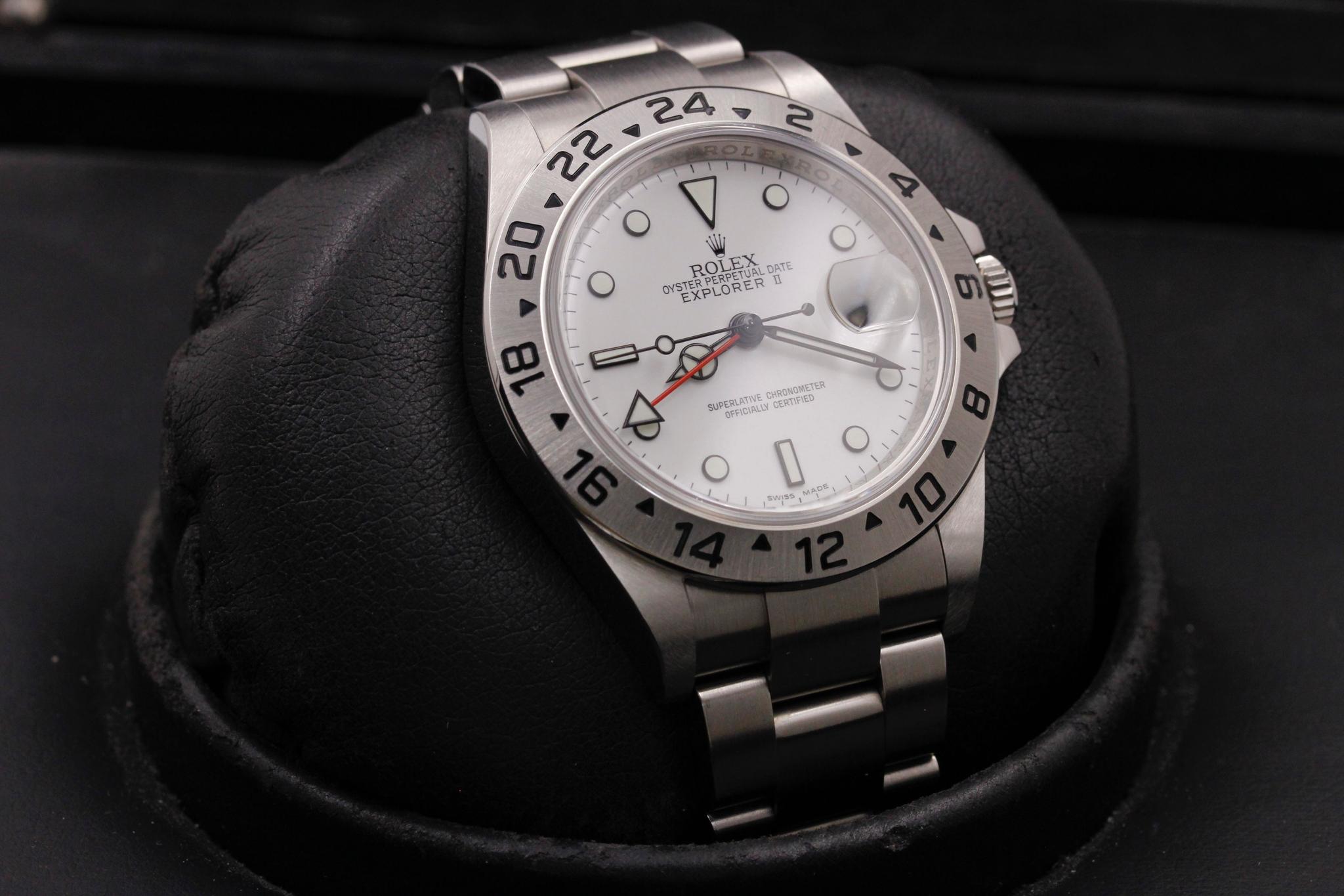 Watch Image 12