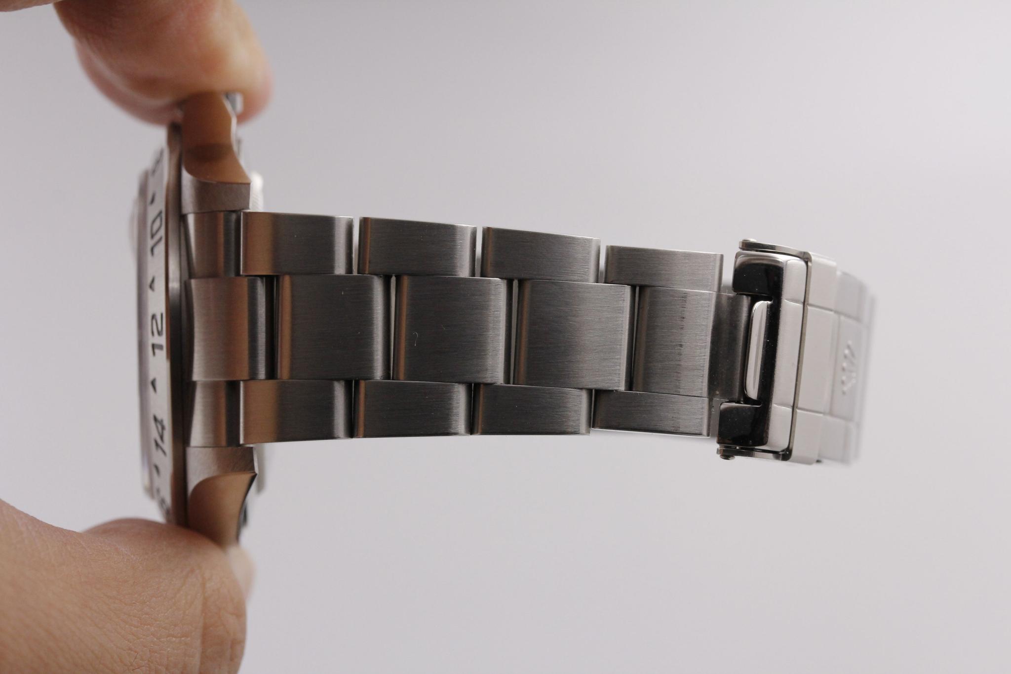 Watch Image 10