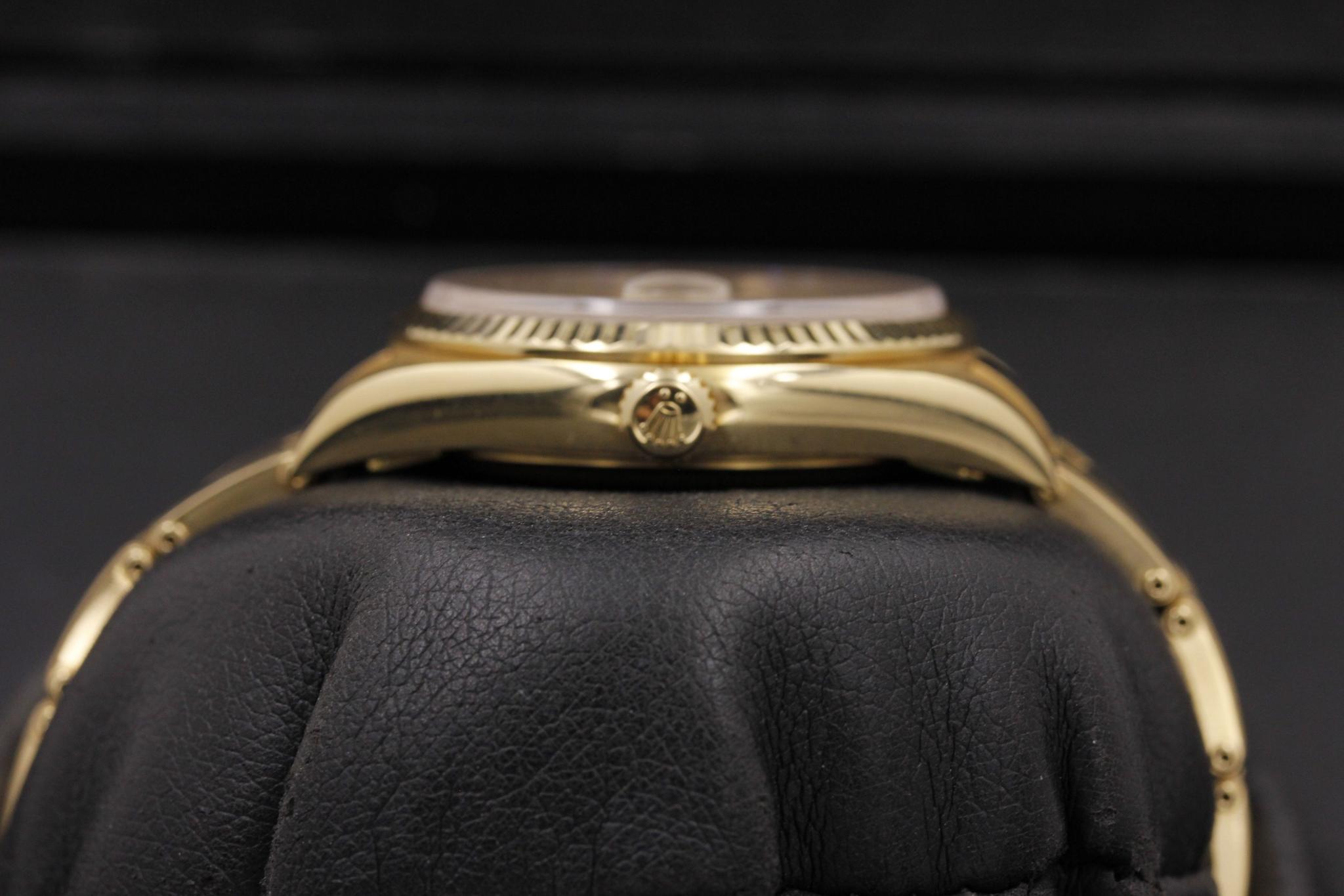 Watch Image 3