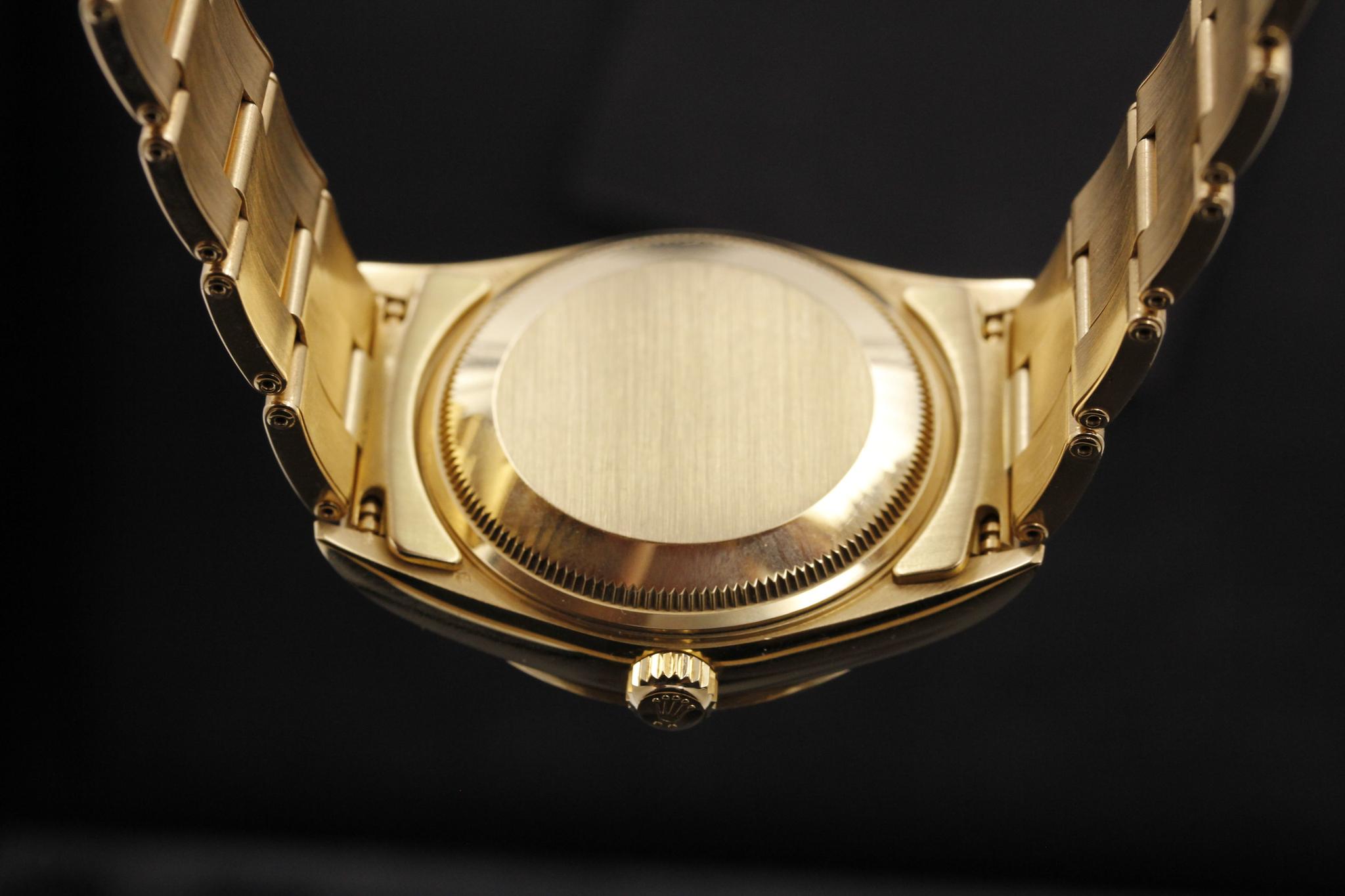 Watch Image 7