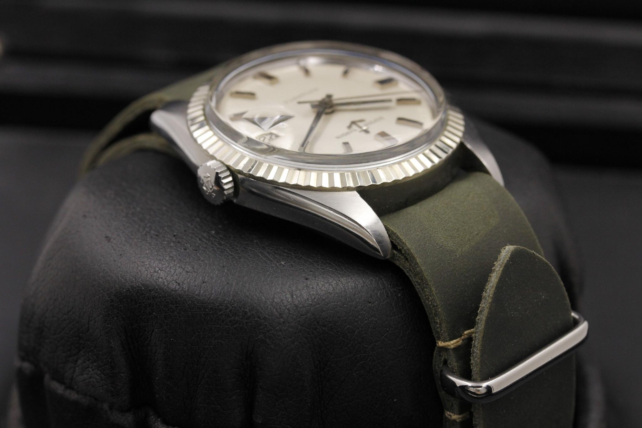 Watch Image 4