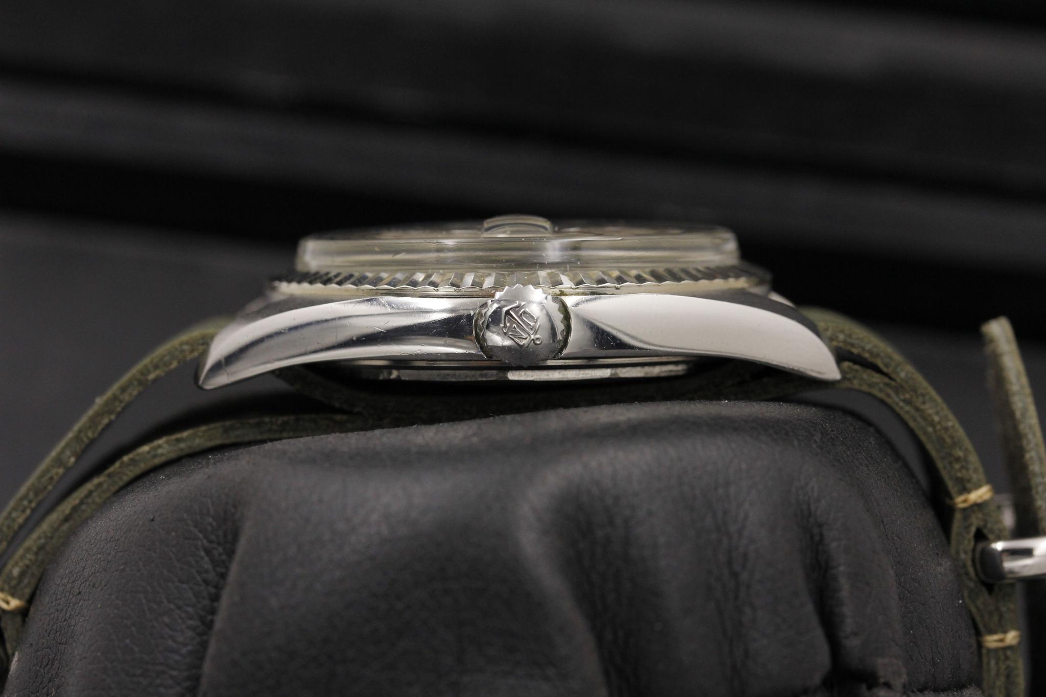 Watch Image 3
