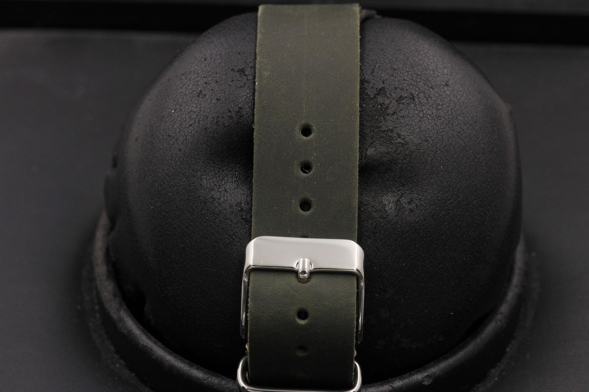 Watch Image 8