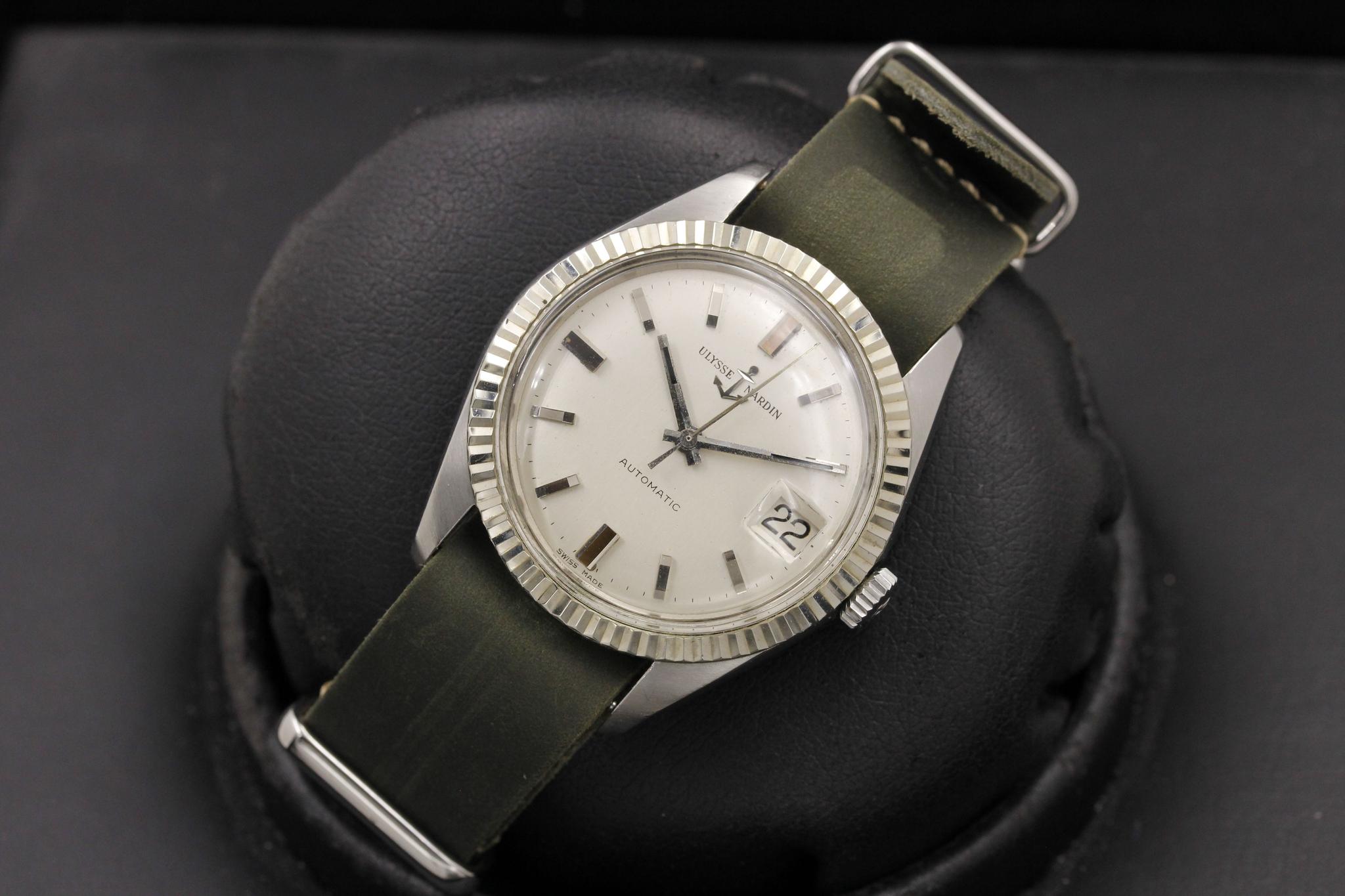 Watch Image 9
