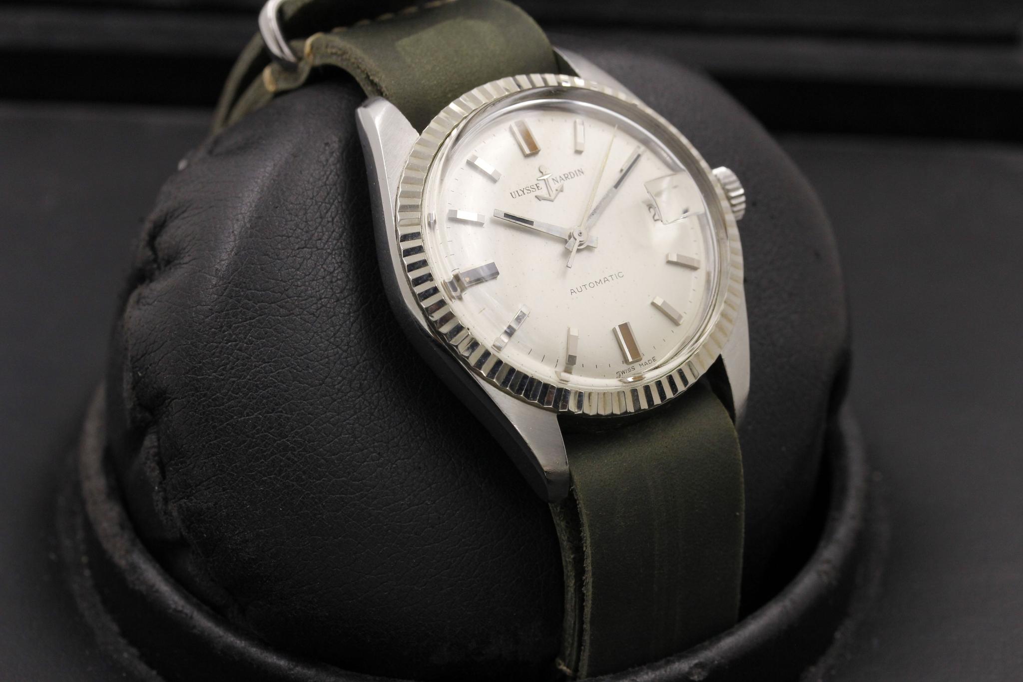 Watch Image 10