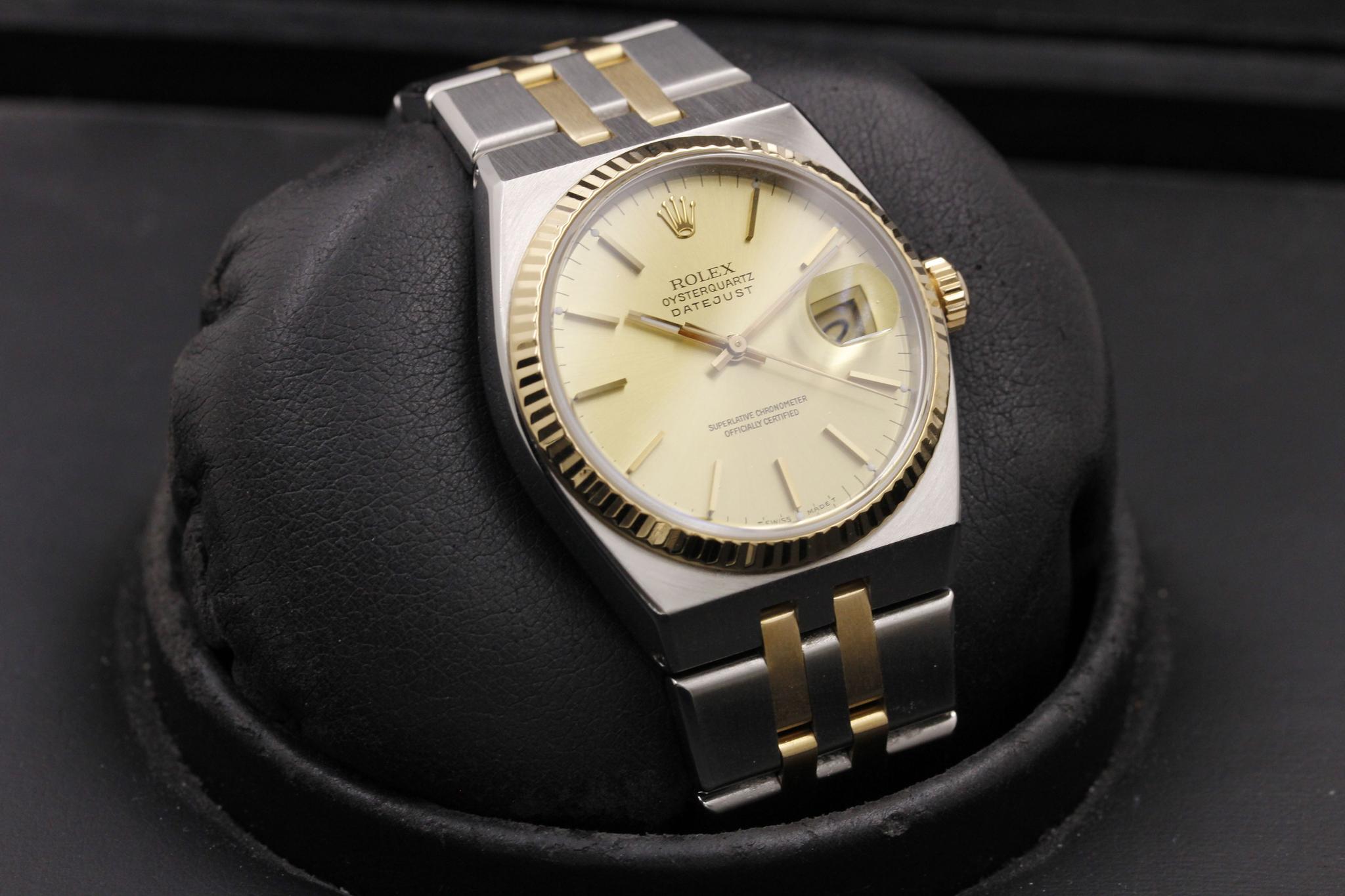 Watch Image 12