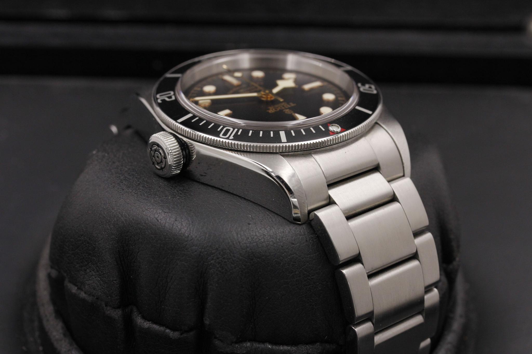 Watch Image 4