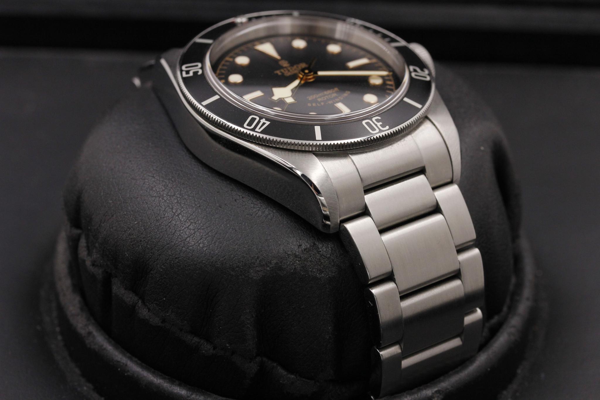 Watch Image 6