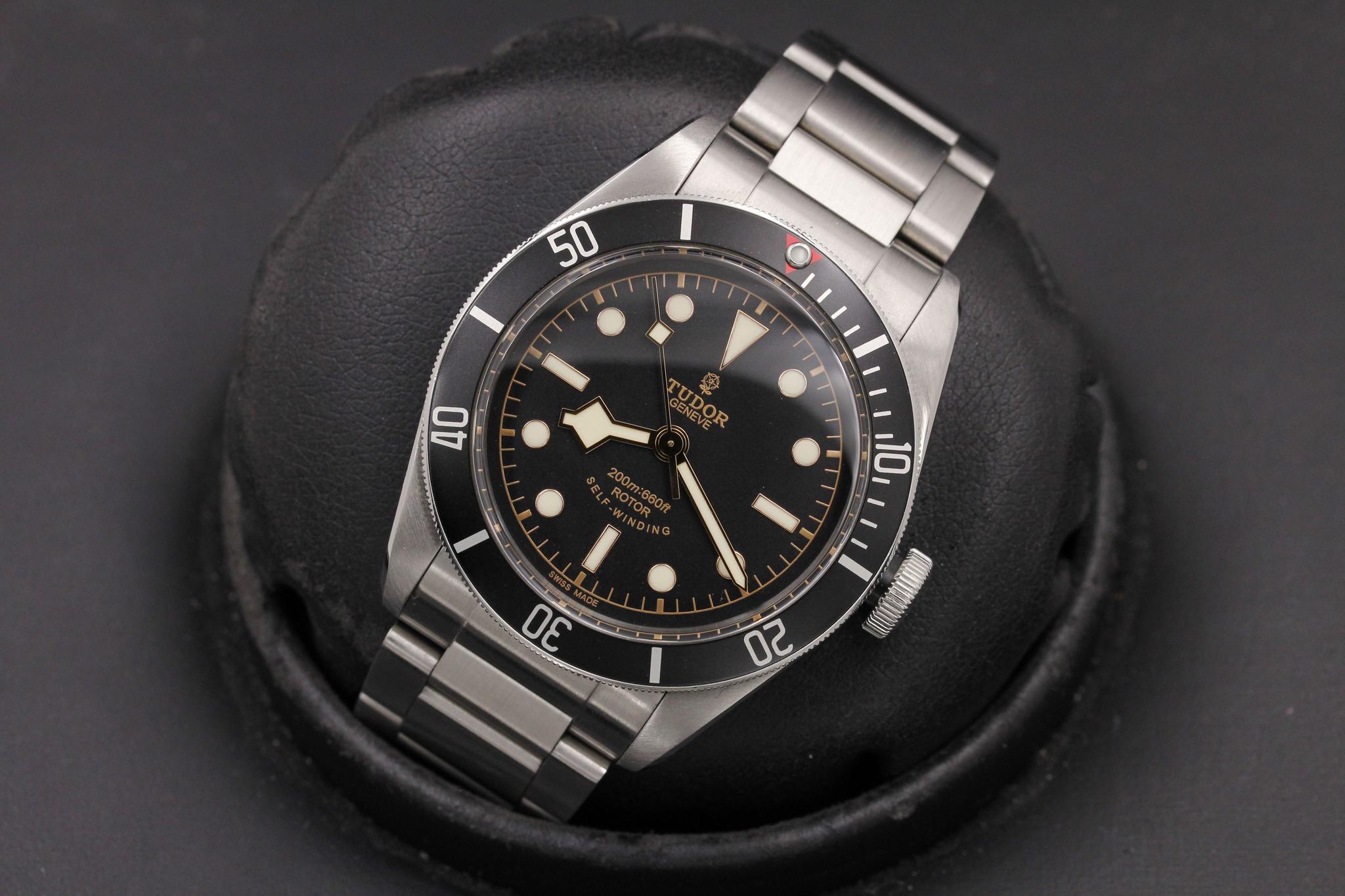 Watch Image 9