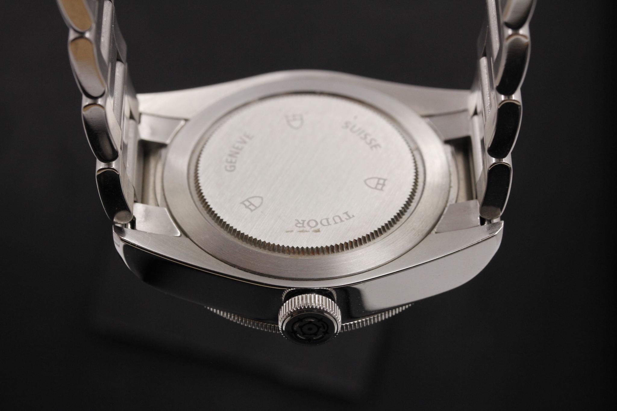 Watch Image 7