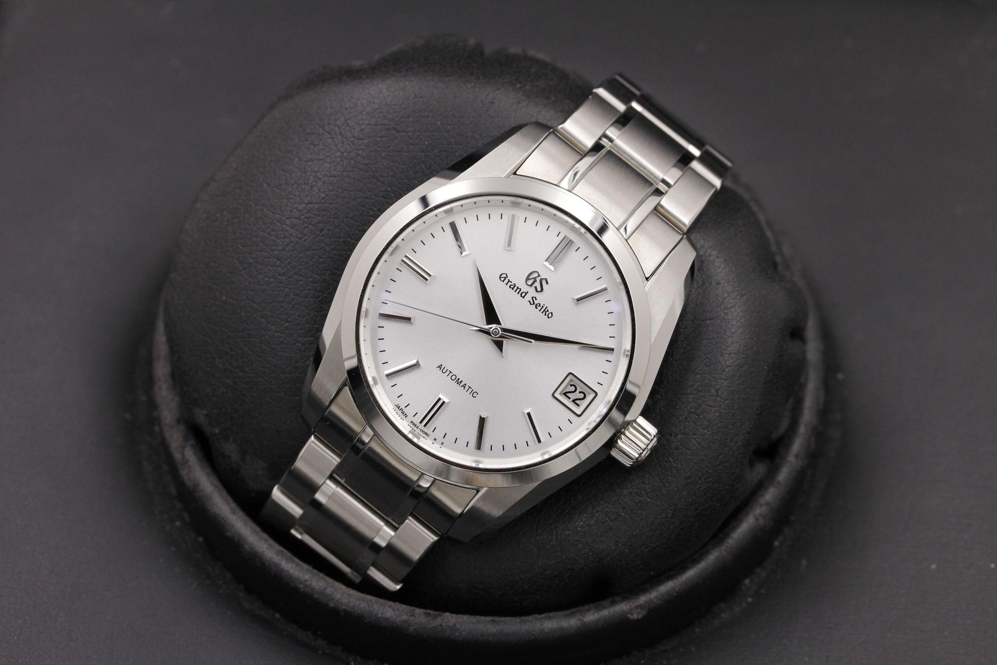 Watch Image 9