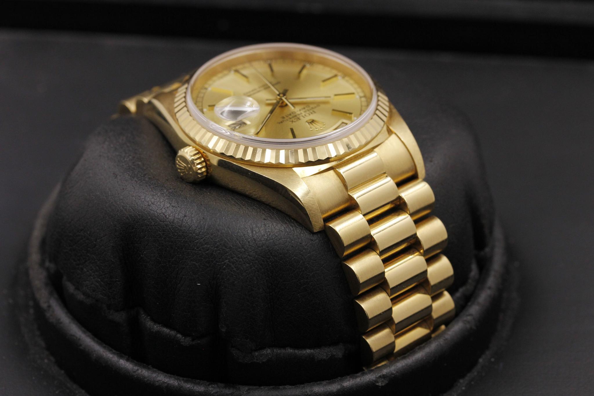 Watch Image 4