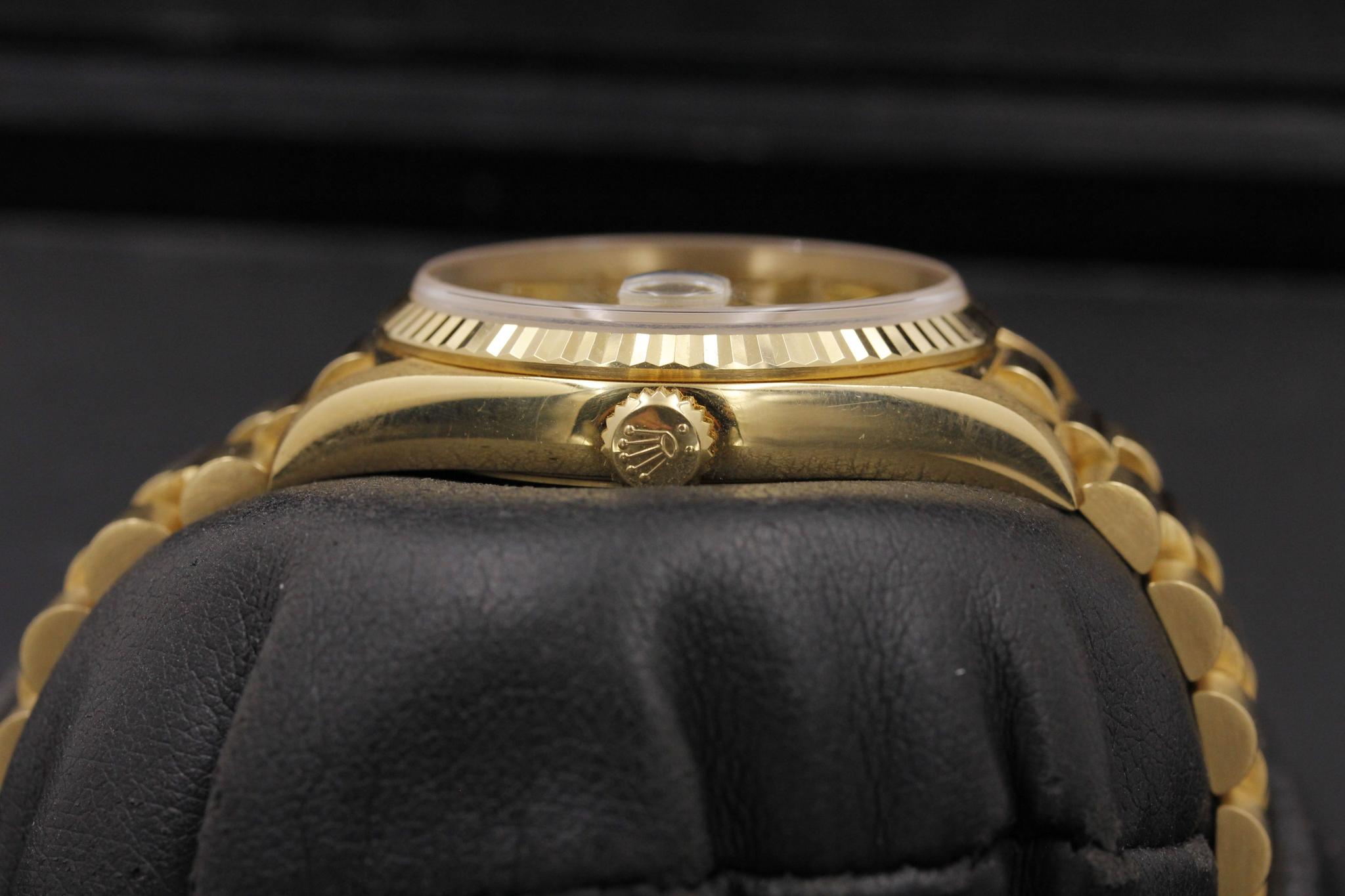 Watch Image 3