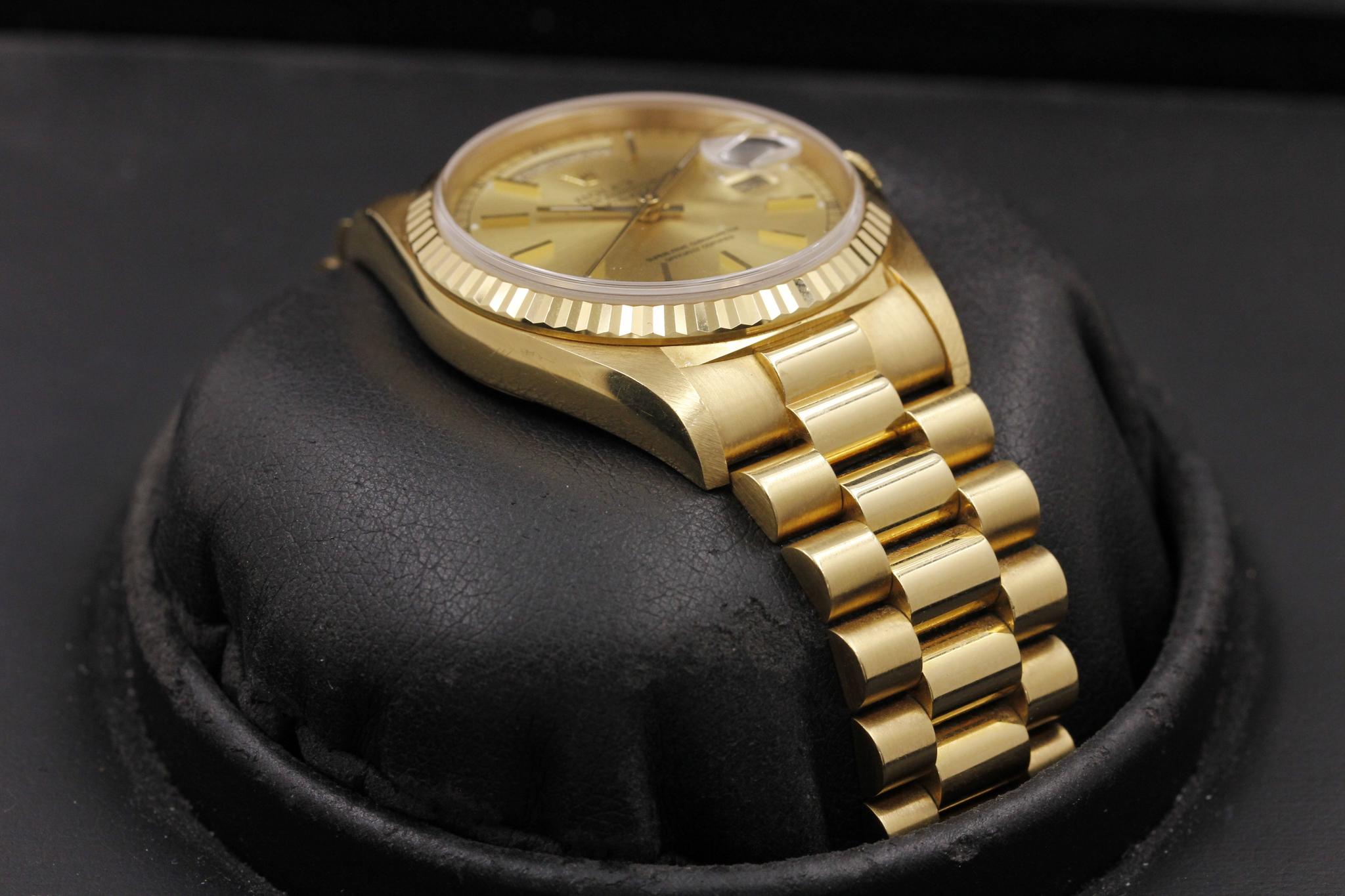 Watch Image 6