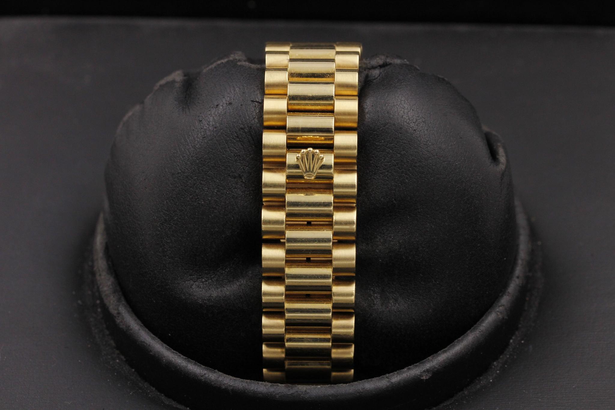 Watch Image 8