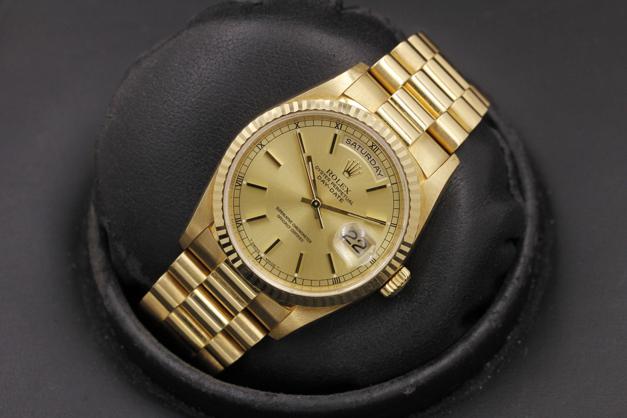 Watch Image 11