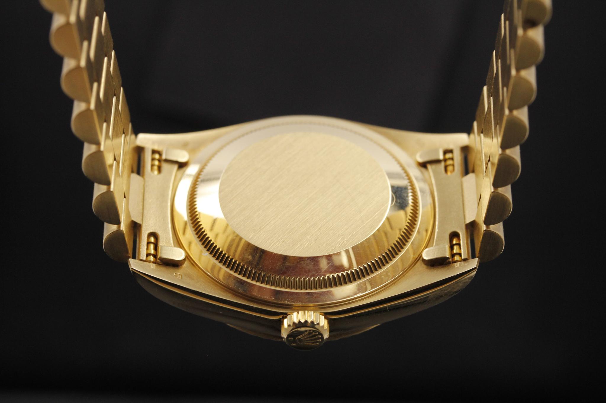 Watch Image 7