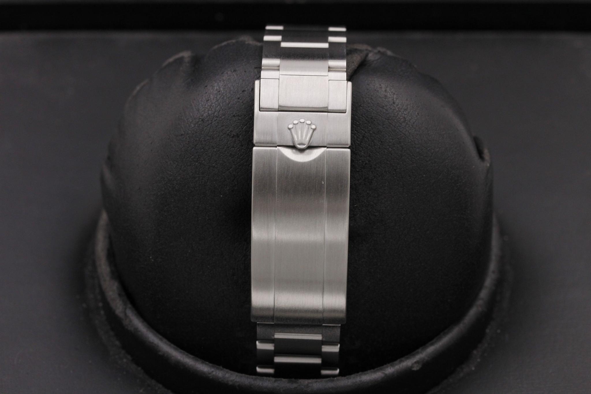 Watch Image 8