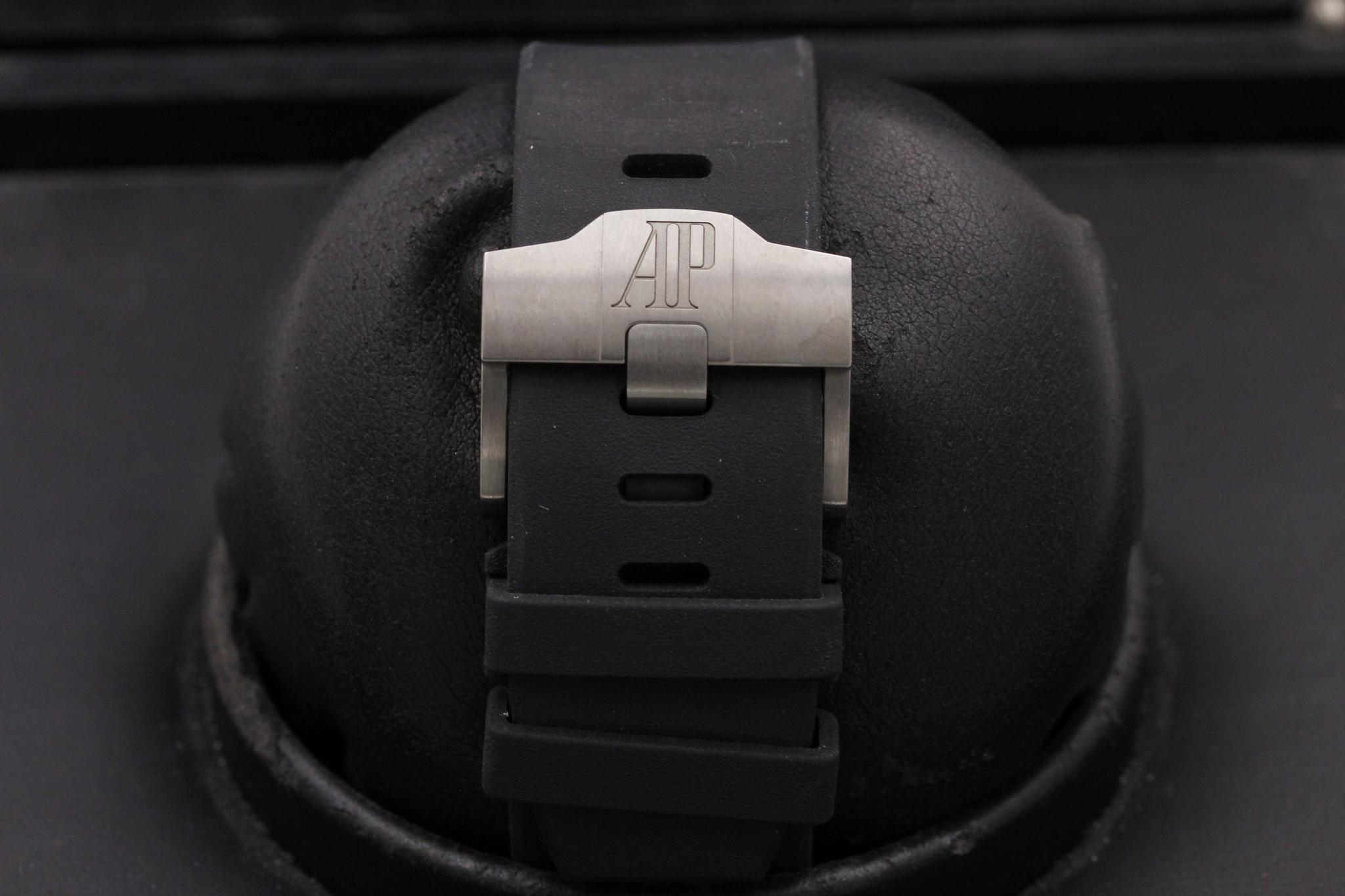 Watch Image 7