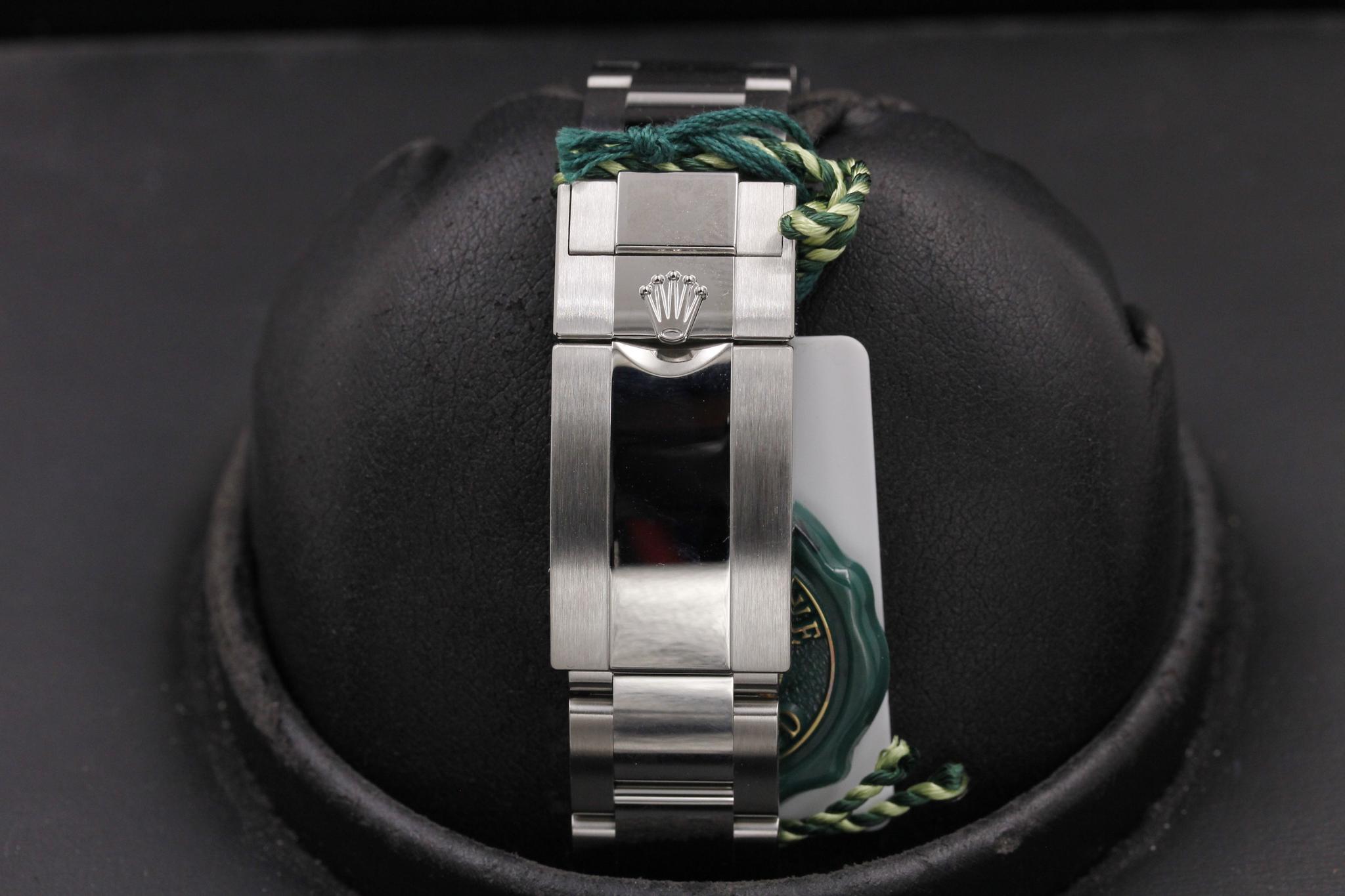 Watch Image 8