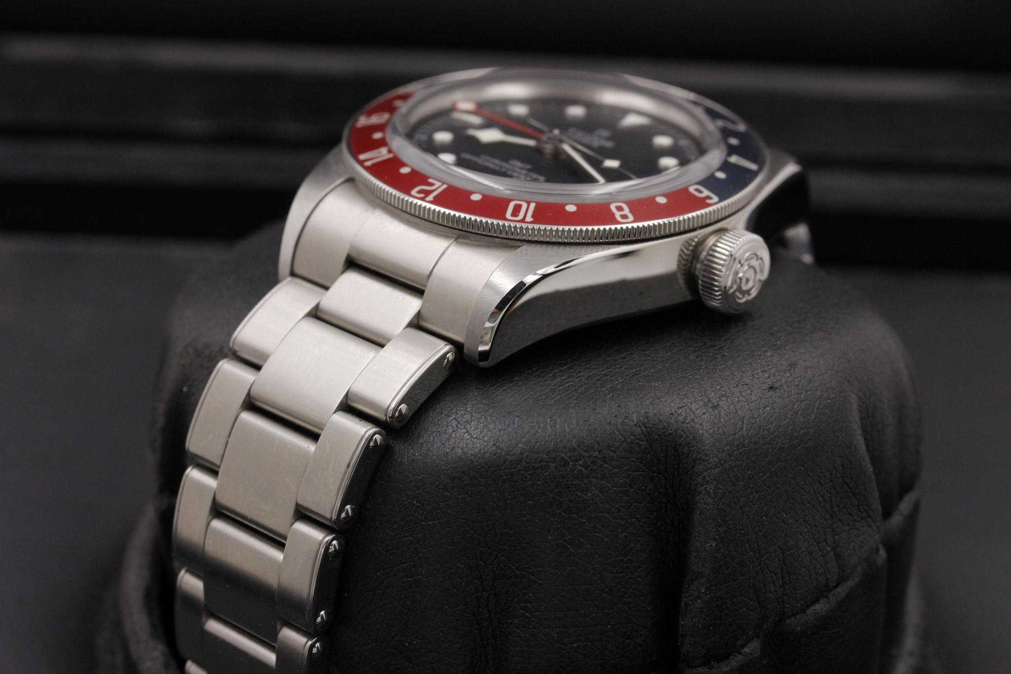 Watch Image 2