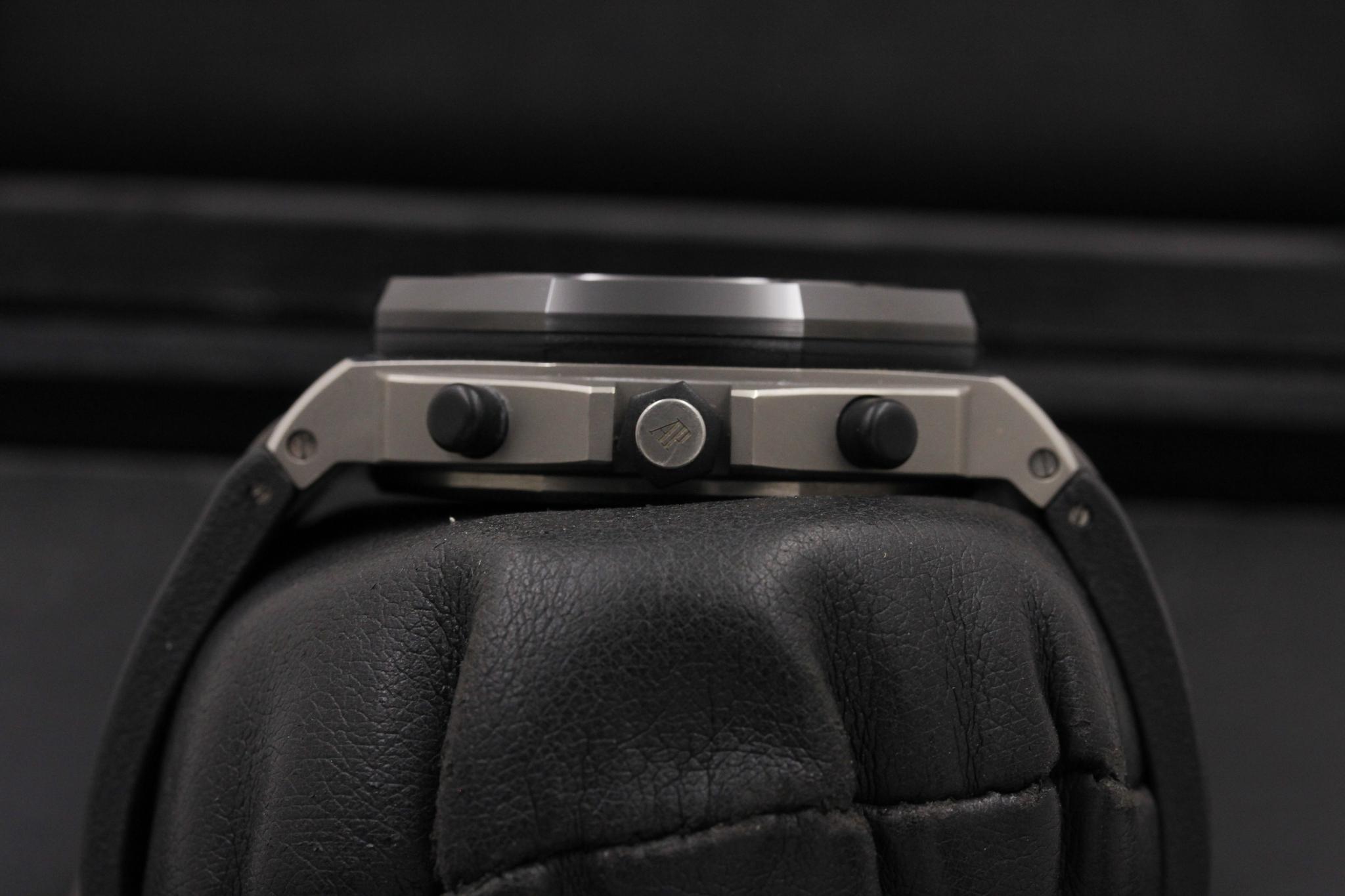 Watch Image 3