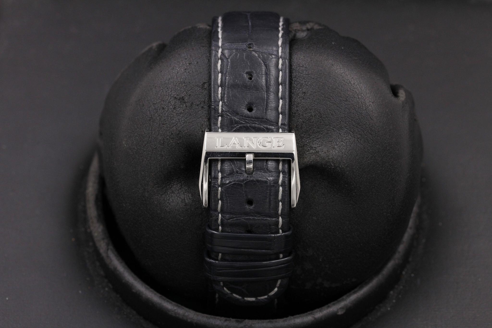 Watch Image 8