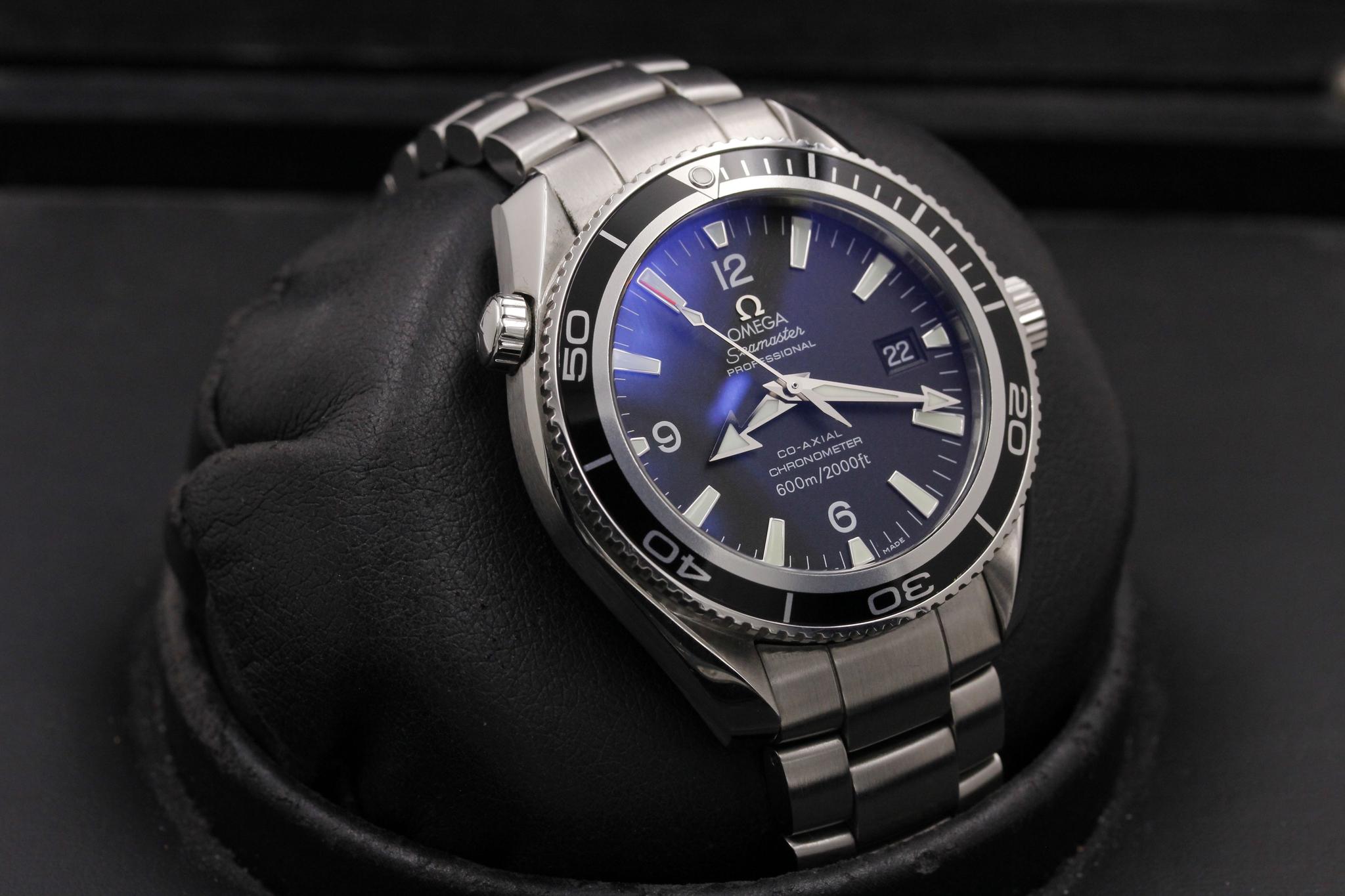 Watch Image 10