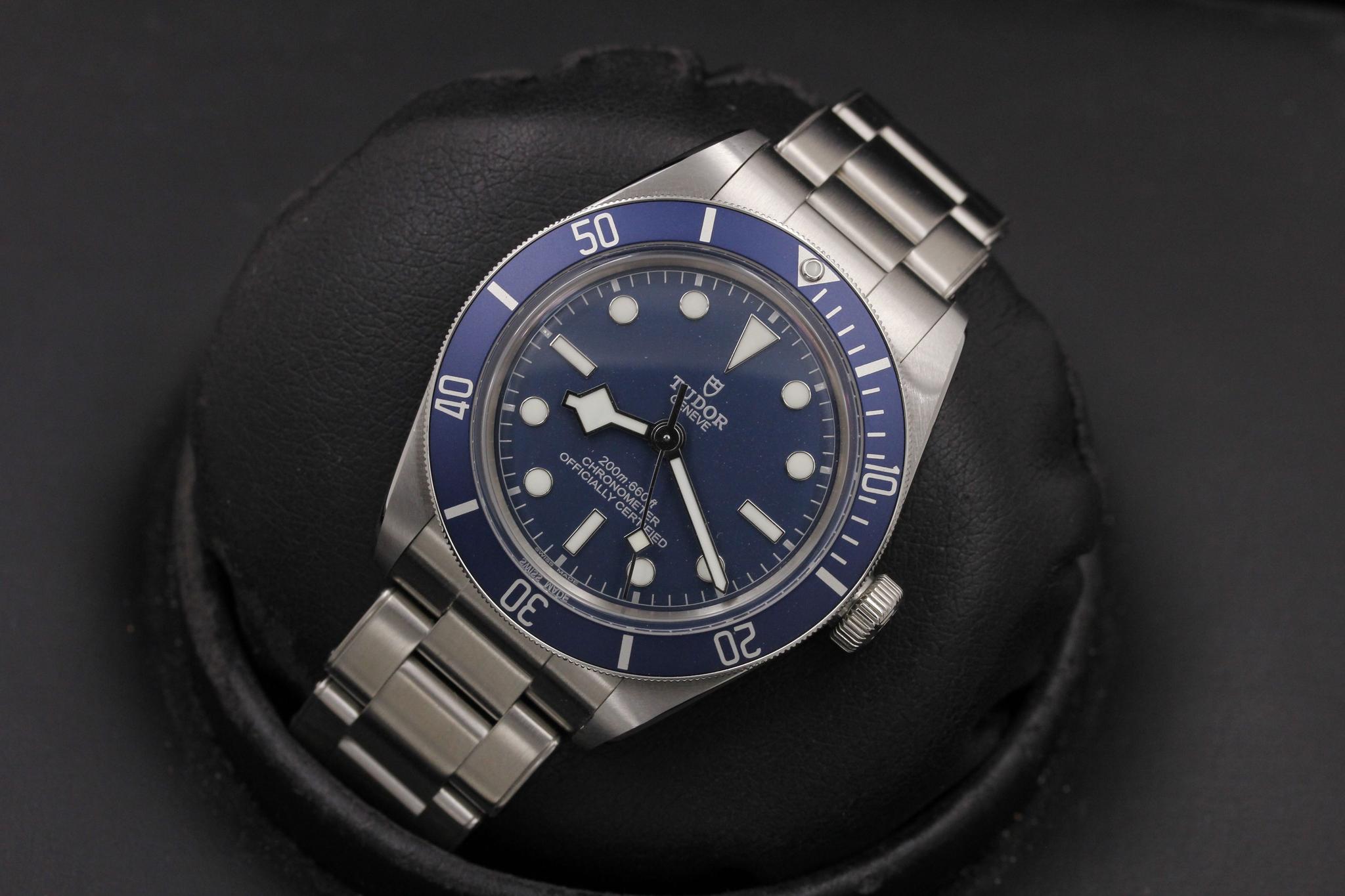 Watch Image 9