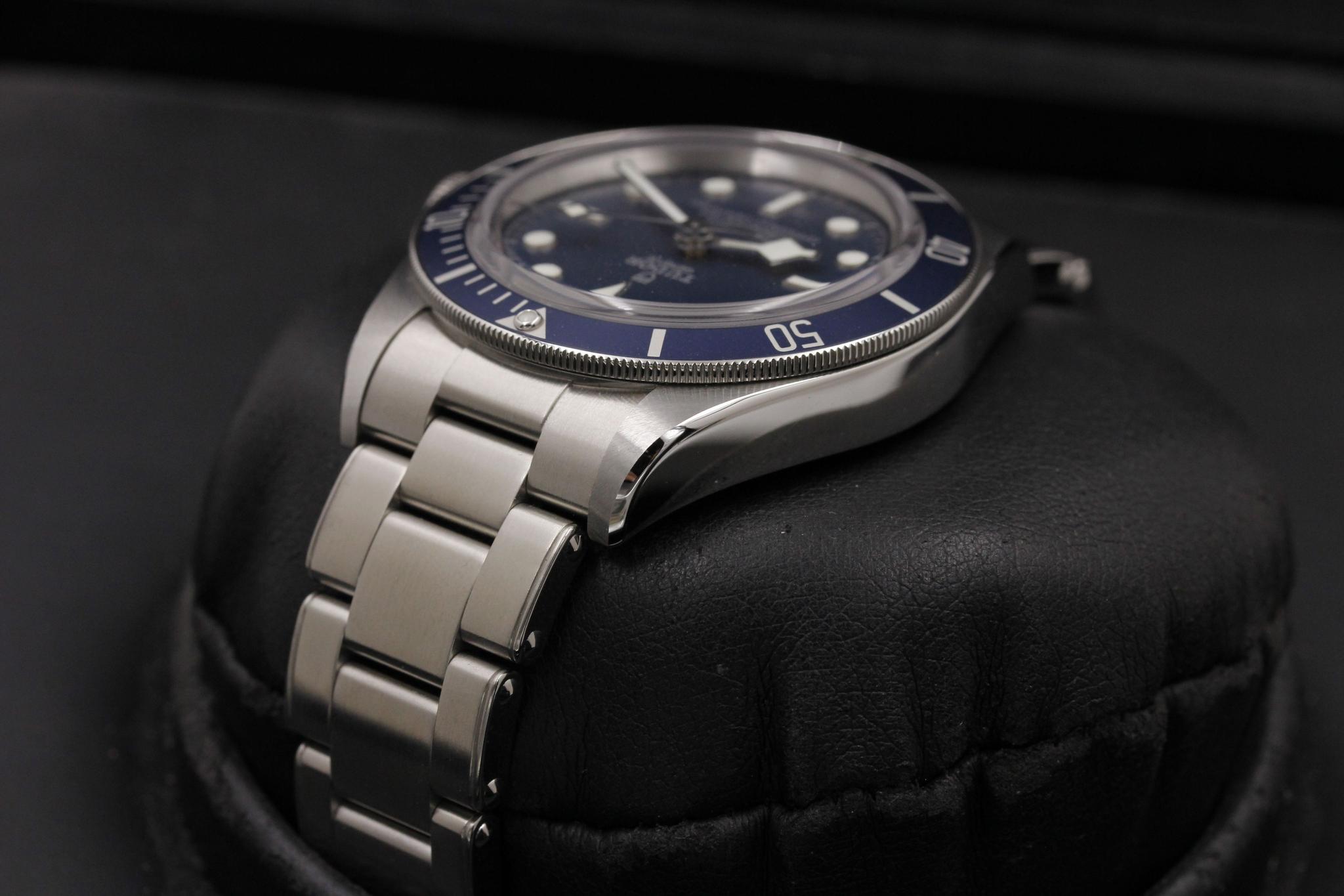 Watch Image 5