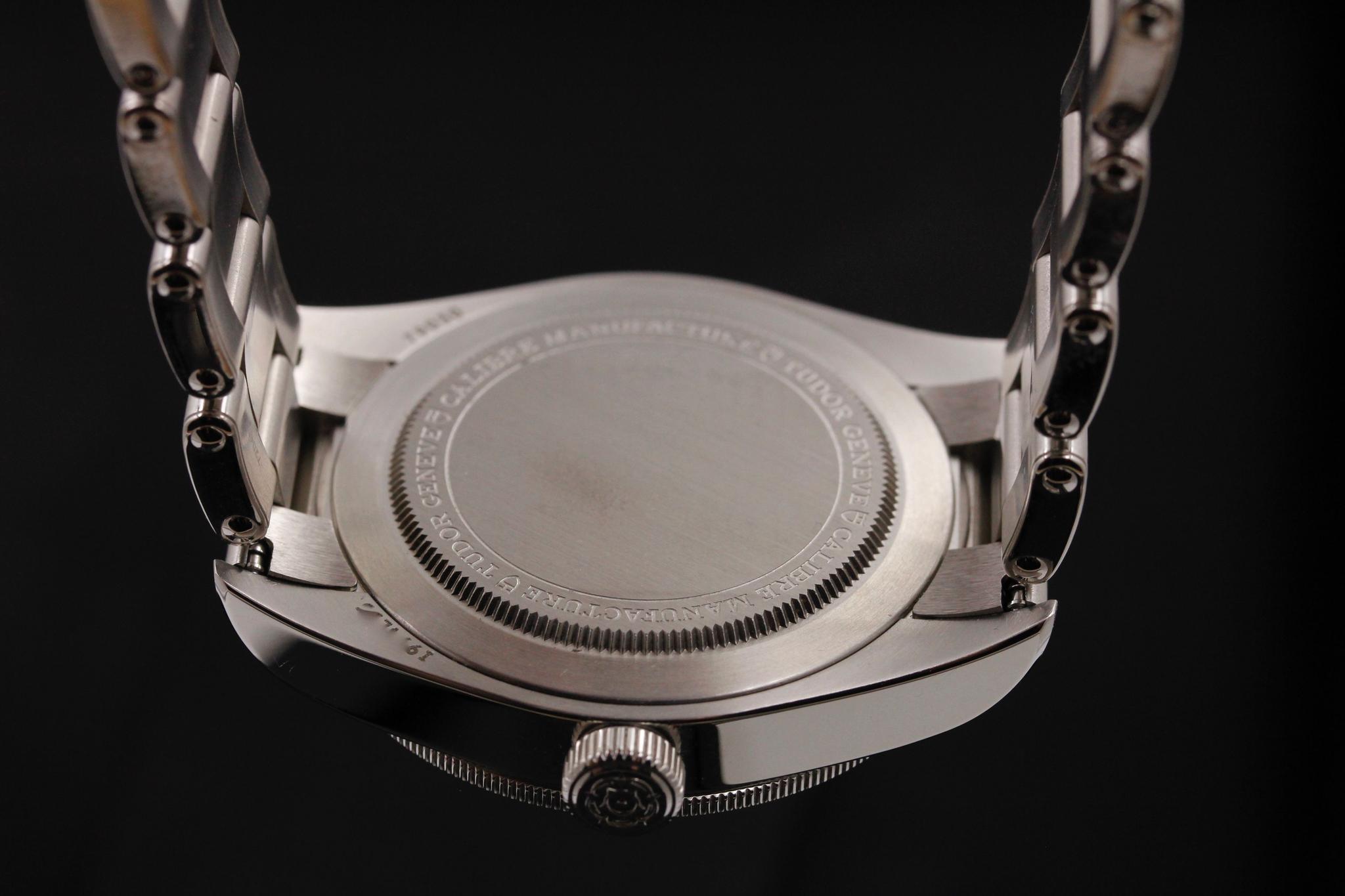 Watch Image 7