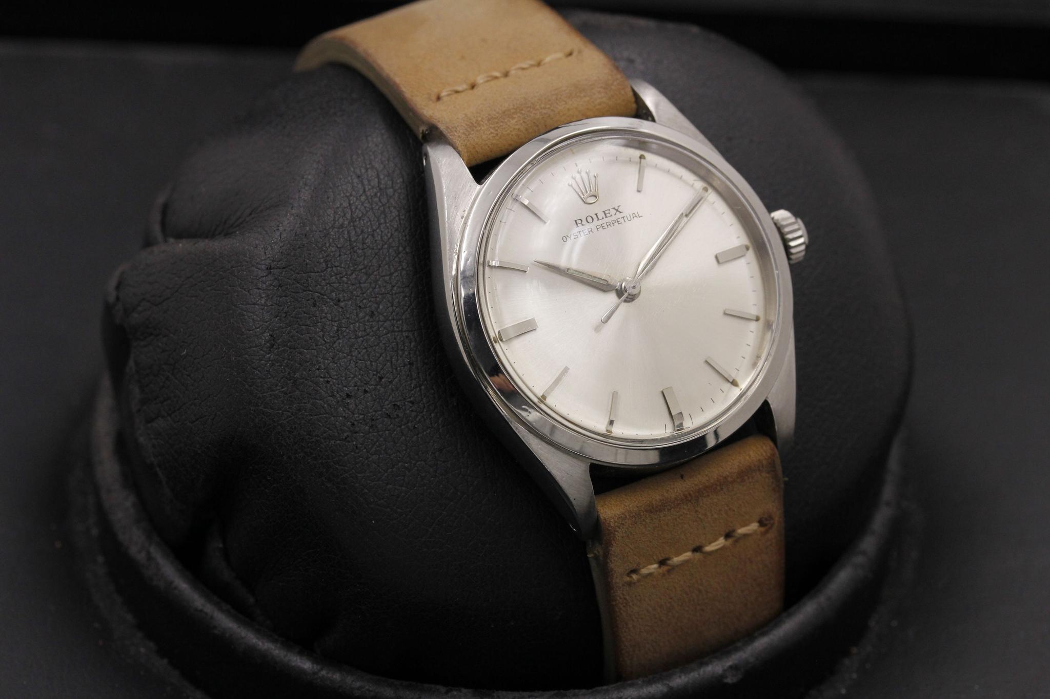 Watch Image 13