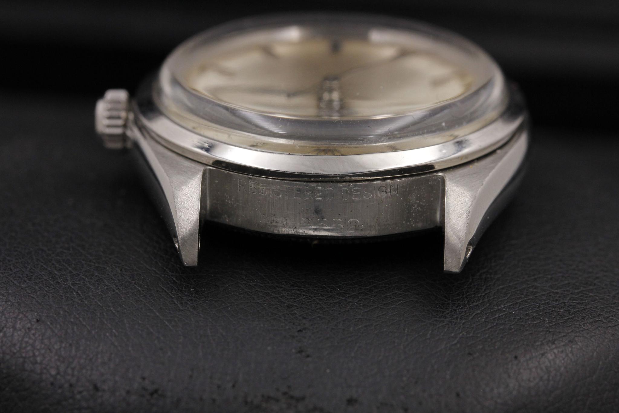 Watch Image 10