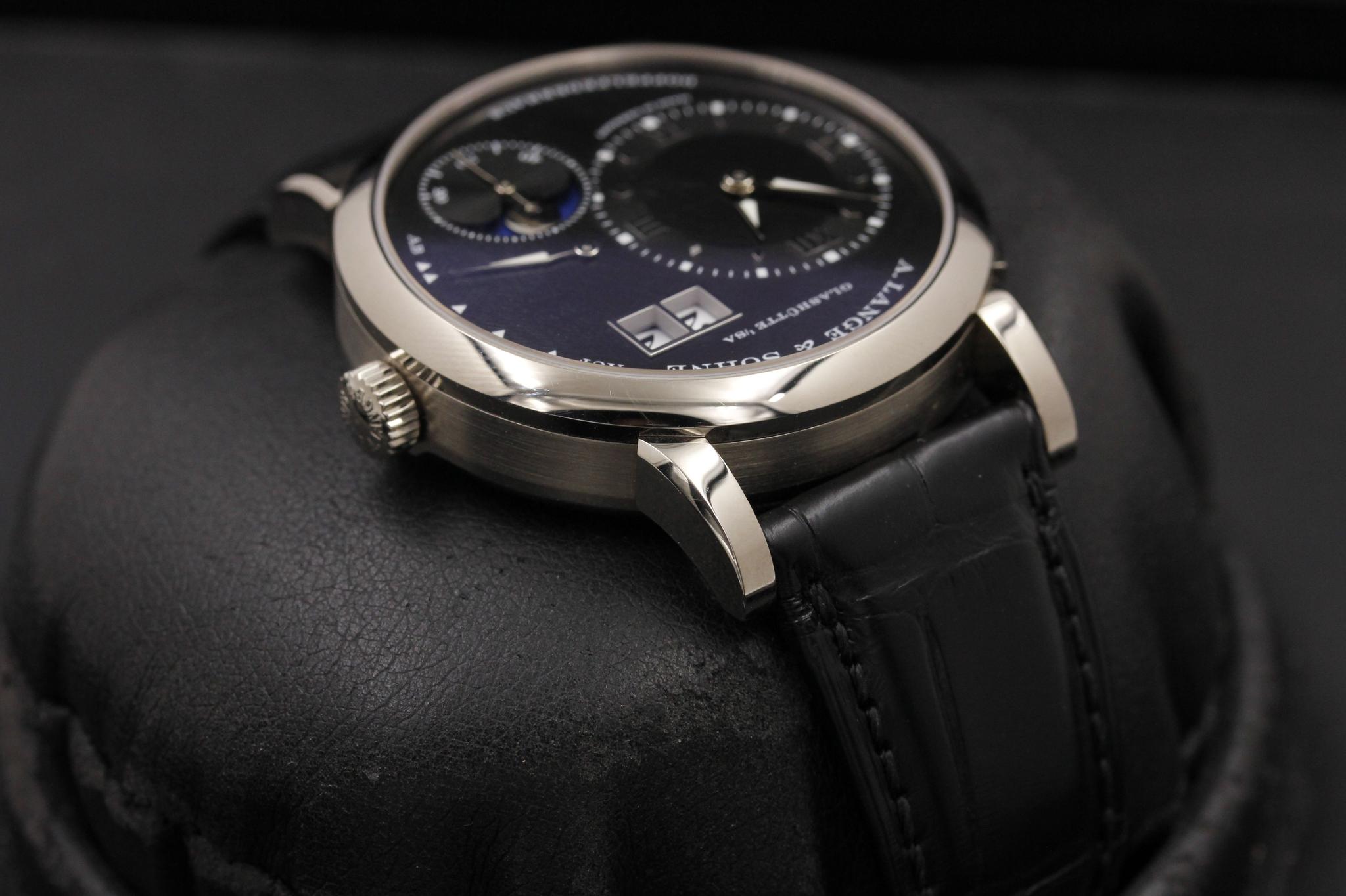 Watch Image 4