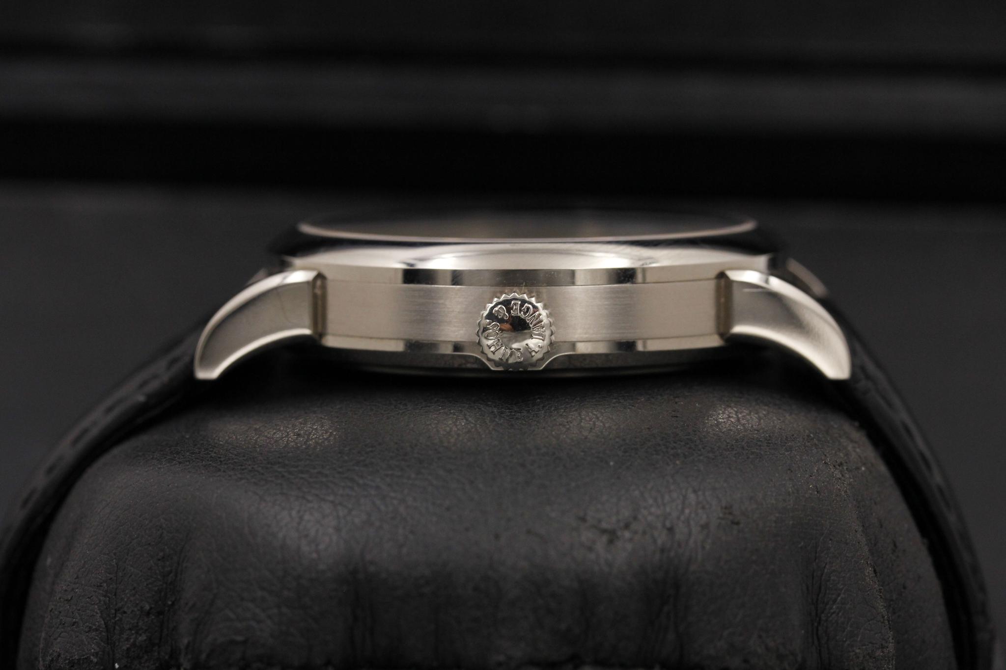 Watch Image 3