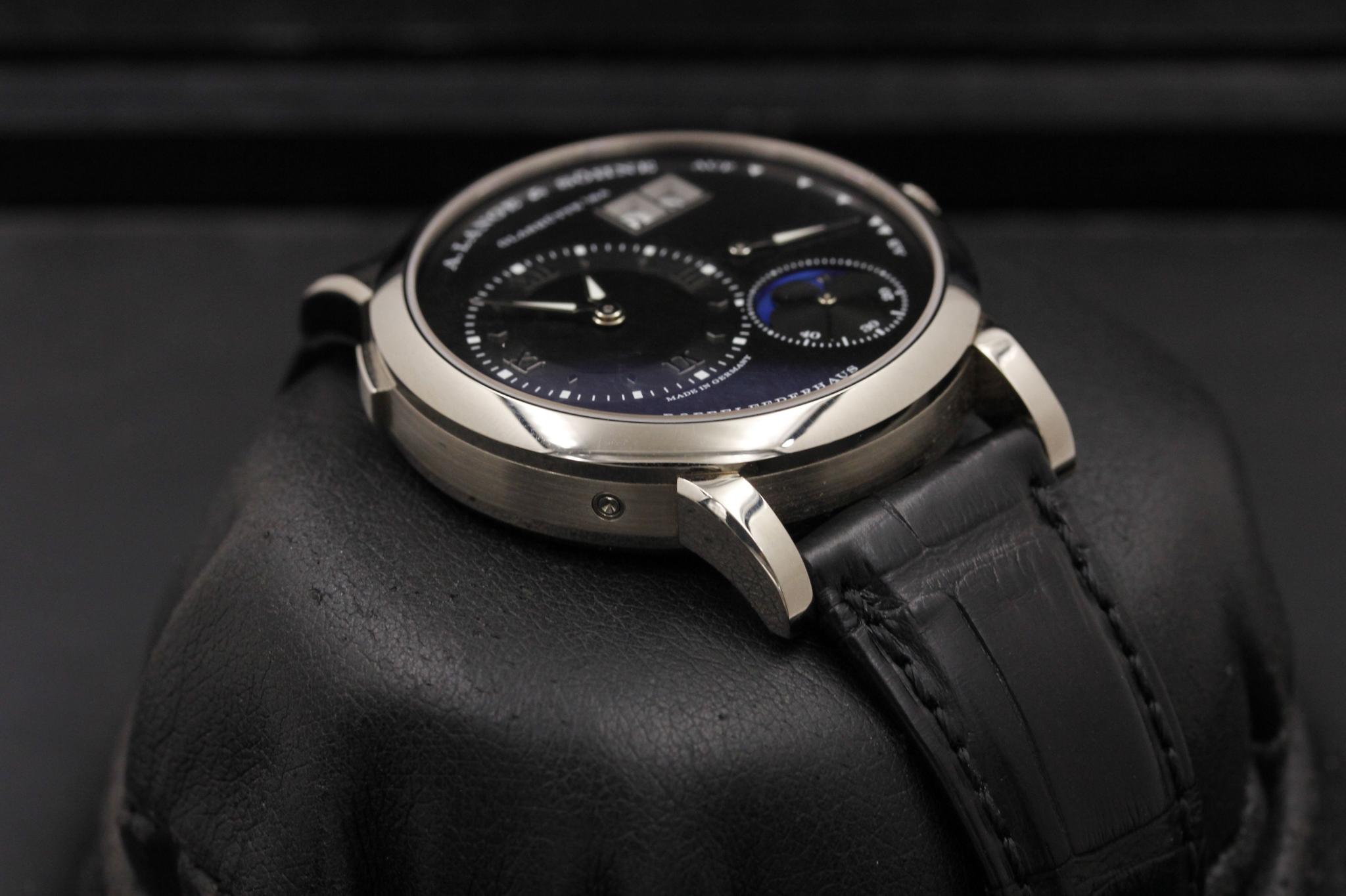 Watch Image 6