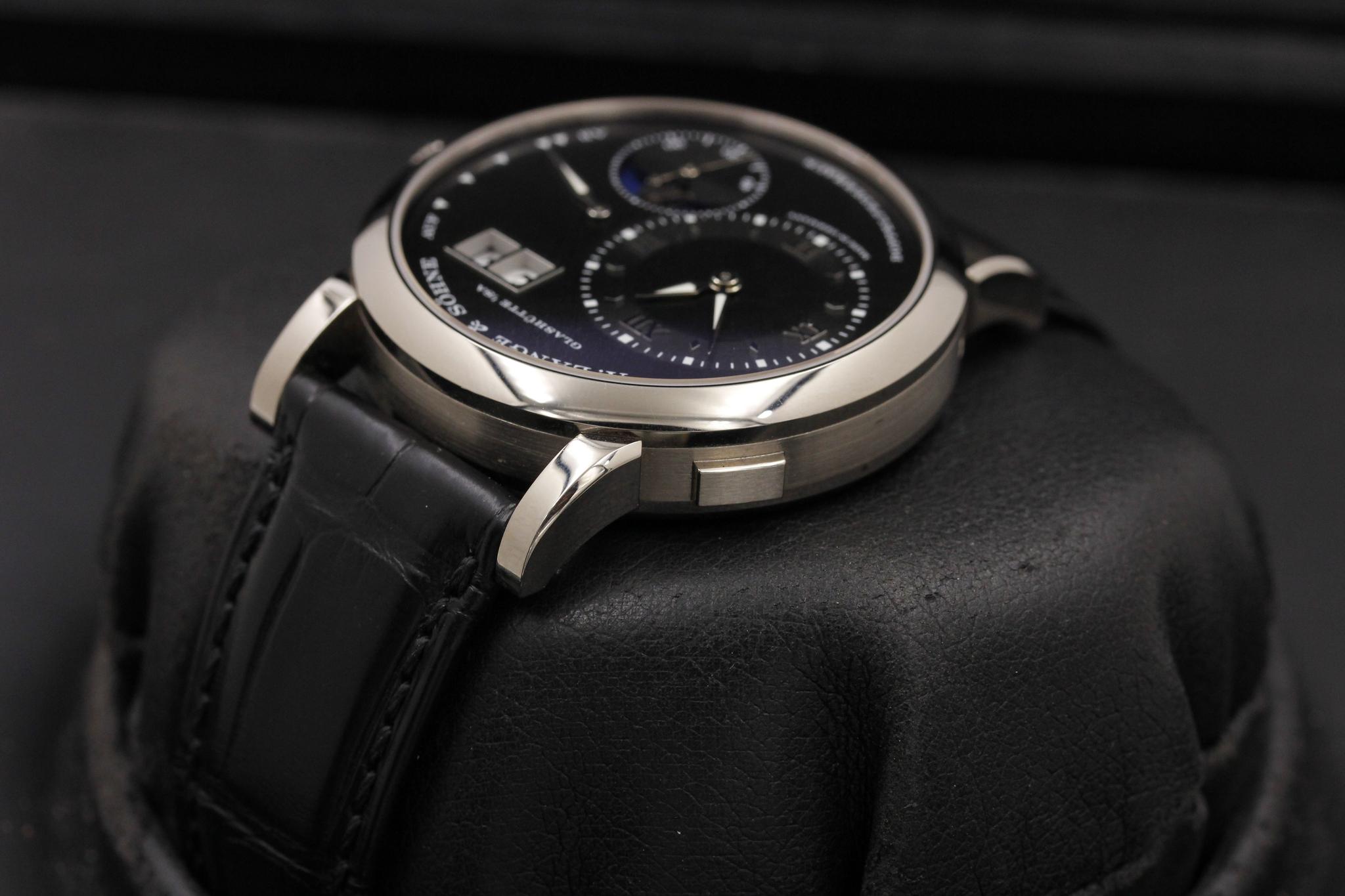 Watch Image 5