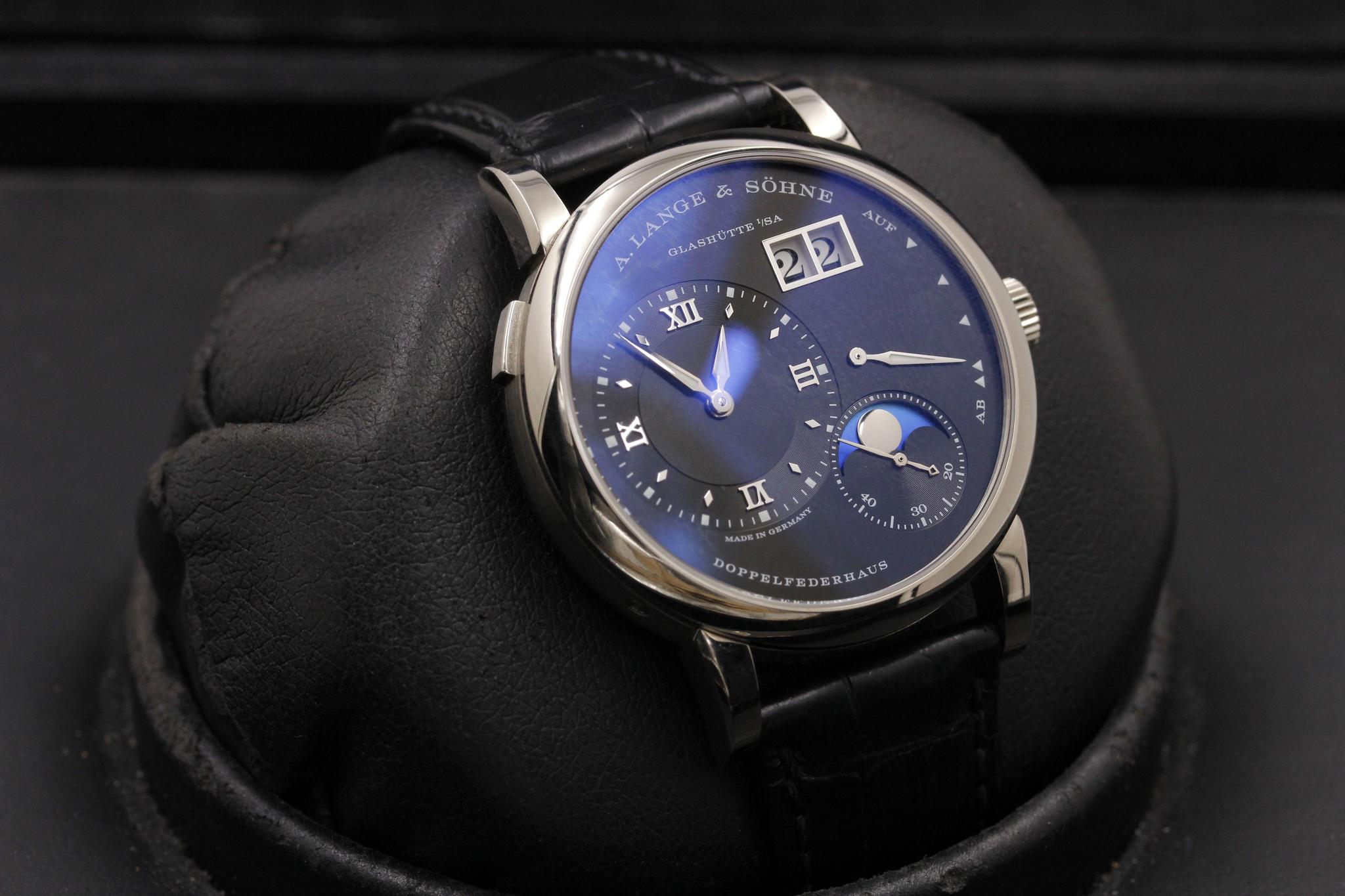 Watch Image 11