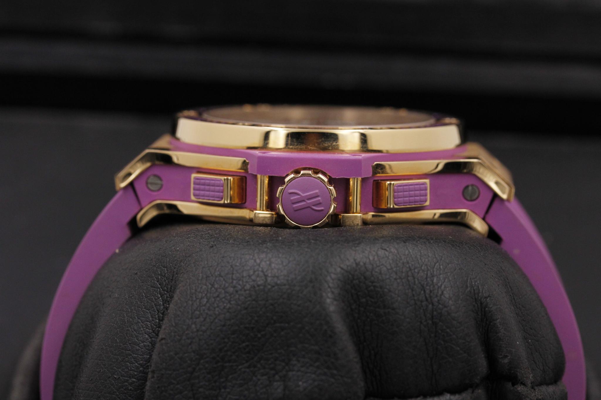 Watch Image 3