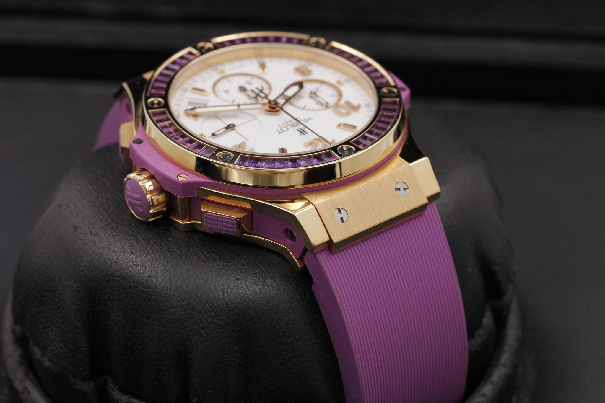 Watch Image 4