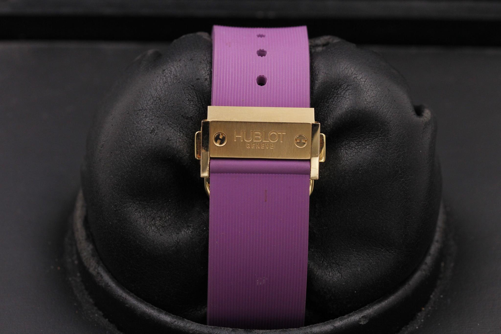 Watch Image 8